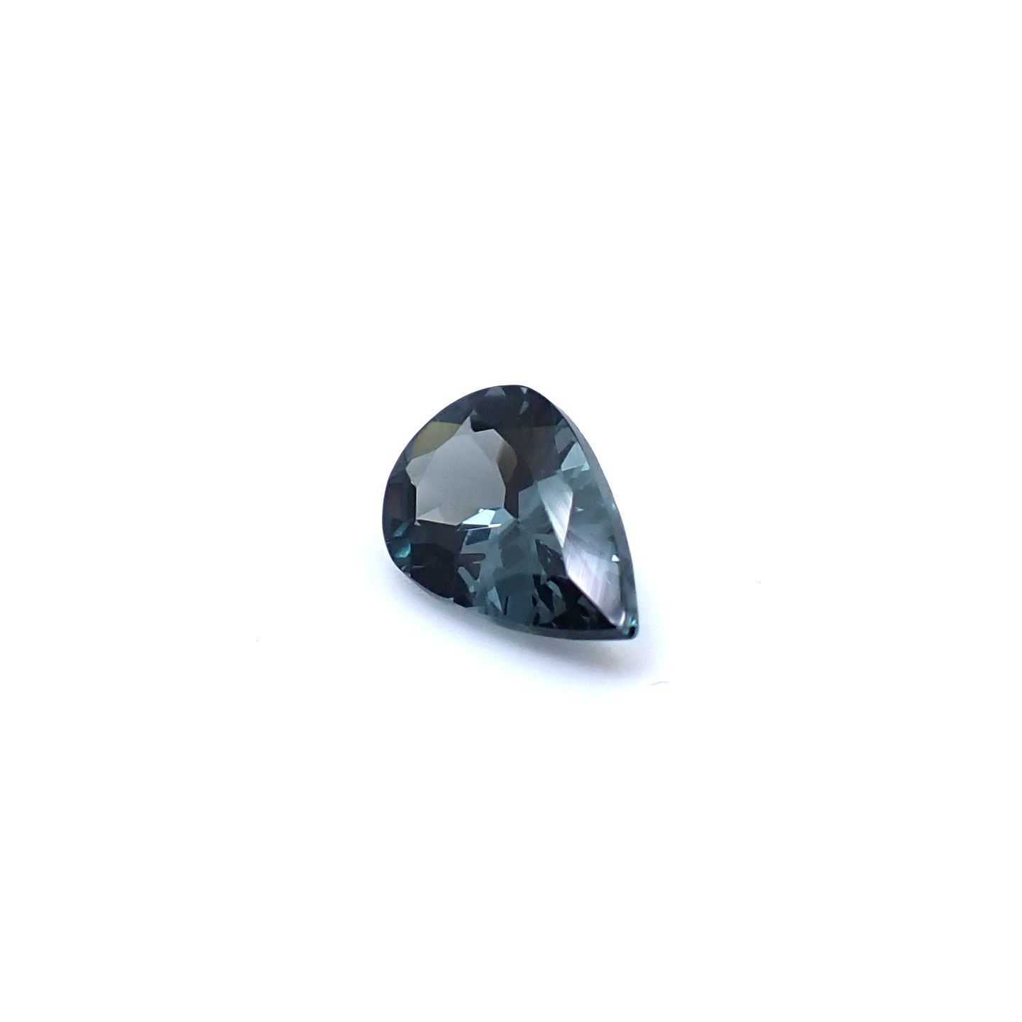 ブルーイッシュグレースピネル モザンビーク産 0.89ct / 8x5.1mm前後 [260632519]