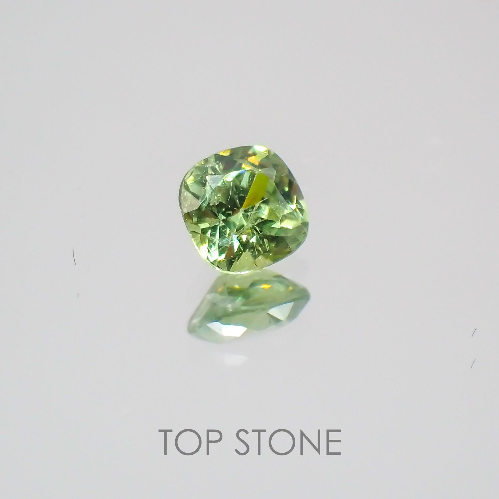 デマントイドガーネット ナミビア産 ルース 0.23ct[21029896]3.5×3.5mm前後