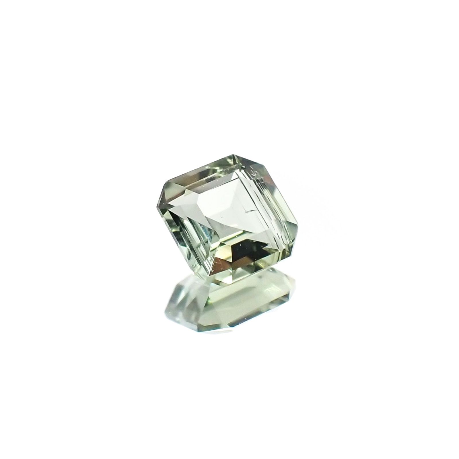 グリーントルマリン(宝石名グリーン・トルマリン)ブラジル産 識別済 0.54ct / 5x5mm前後 [231023951]