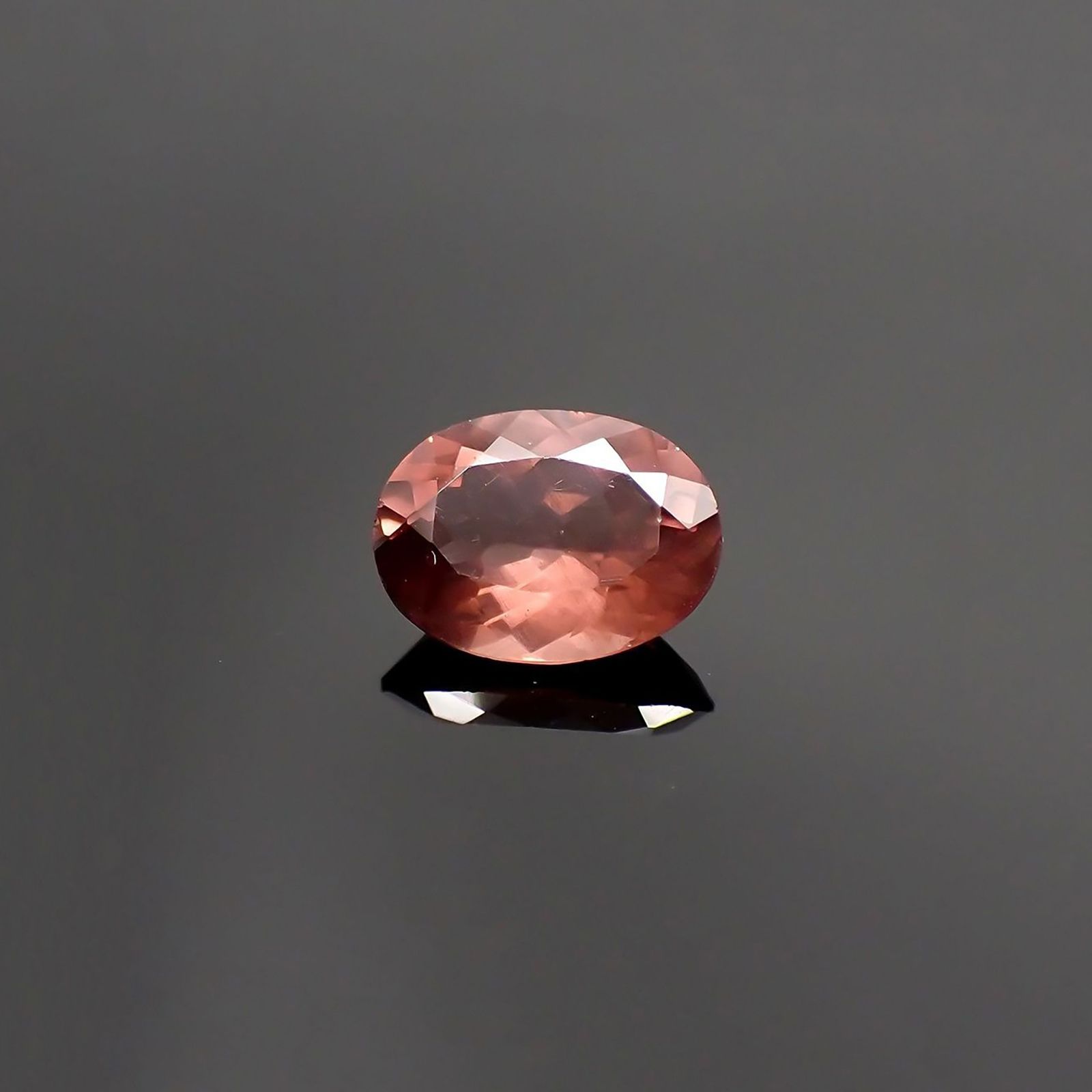 ピンクアパタイト(宝石名アパタイト) ブラジル産 1.51ct 識別済[240212468]8.5×6.5mm前後