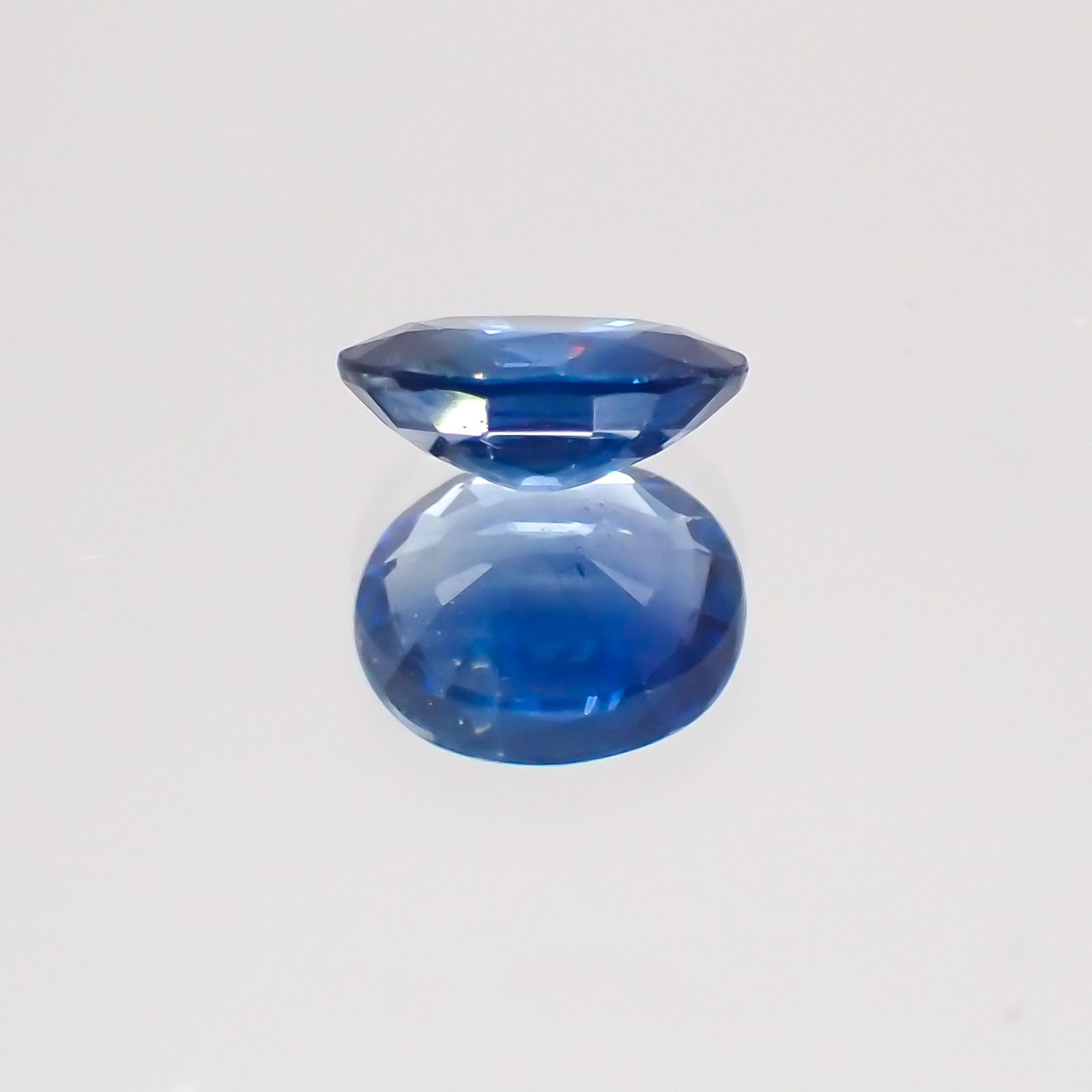 サファイア マダガスカル・スリランカ産 ルース 0.71ct[20128704]6.1×5.2mm前後