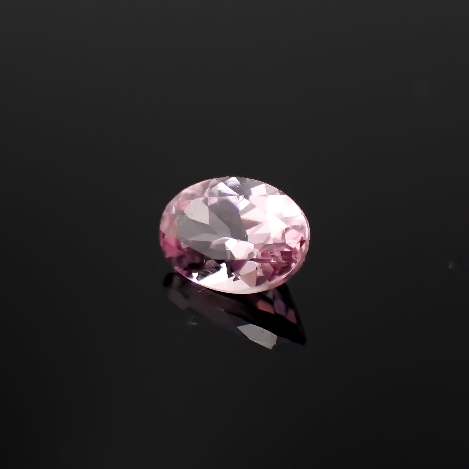ドラゴンガーネット タンザニア産 0.59ct[230421453]5.8x4.1mm前後