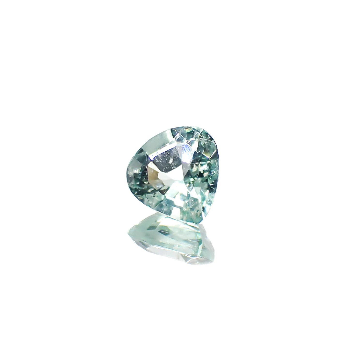 ミントベリル ブラジル産 0.33ct[240728594]5x4.7mm前後