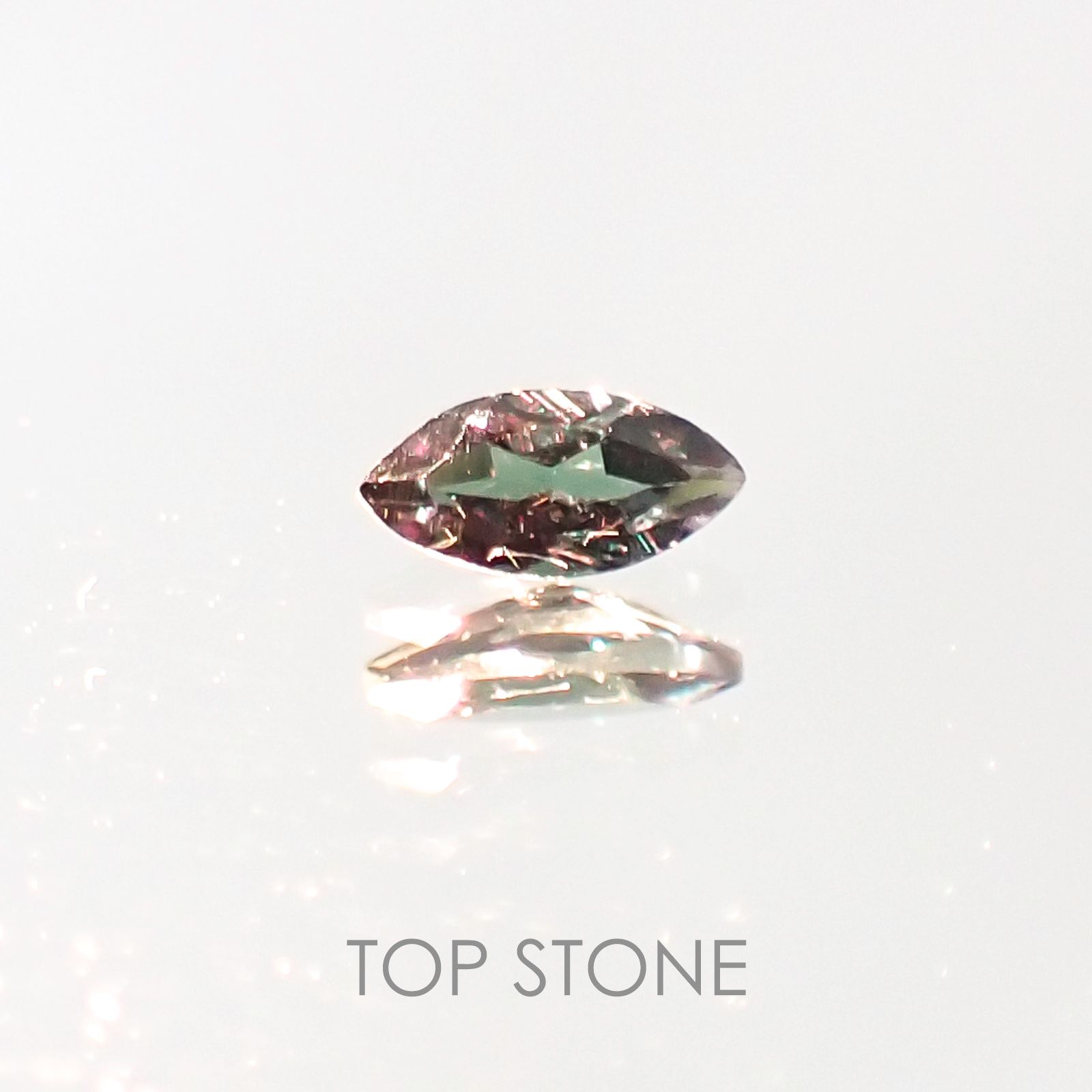 カラーチェンジガーネット(アレキタイプ) マダガスカル・ベキリー産 ルース 0.098ct[20106595]4.2×2.1mm前後