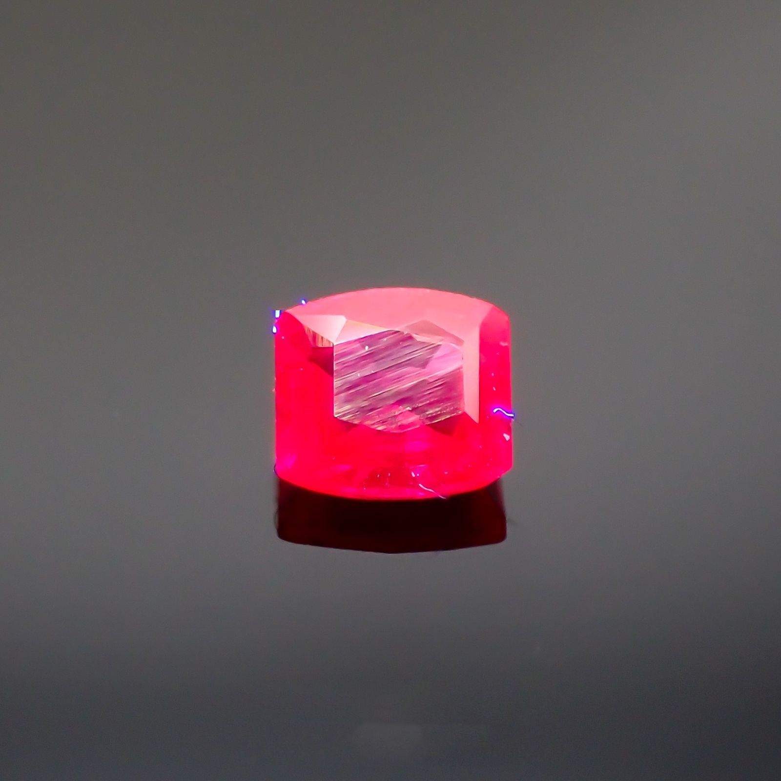 ルビー モザンビーク/ビルマ産 0.12ct [220616200]2.9x2.7mm前後