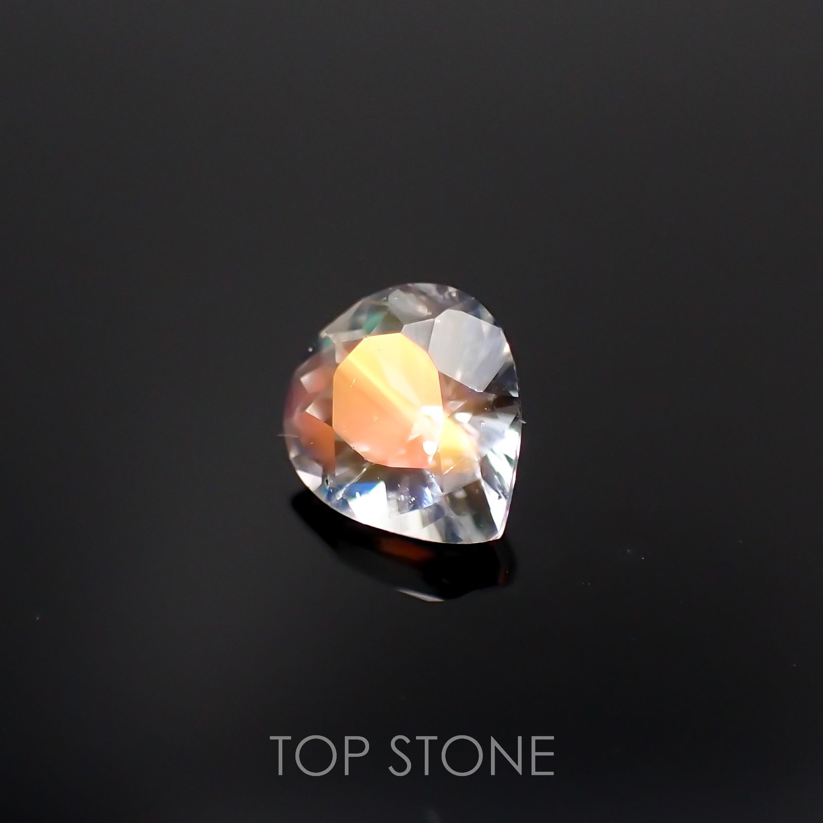 レインボームーンストーン(宝石名ラブラドライト)マダガスカル産 0.44ct 識別済[221119180]5.7x5mm前後