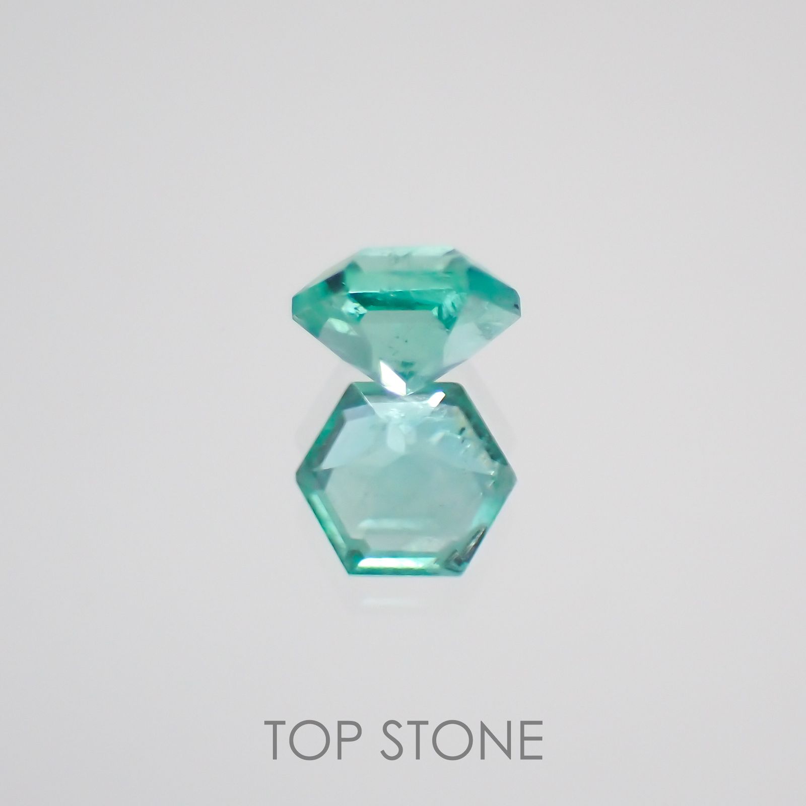 ◇ヘキサゴンカット◇エメラルド(宝石名エメラルド) ザンビア産 0.11ct 識別済[210611008]3×3mm前後