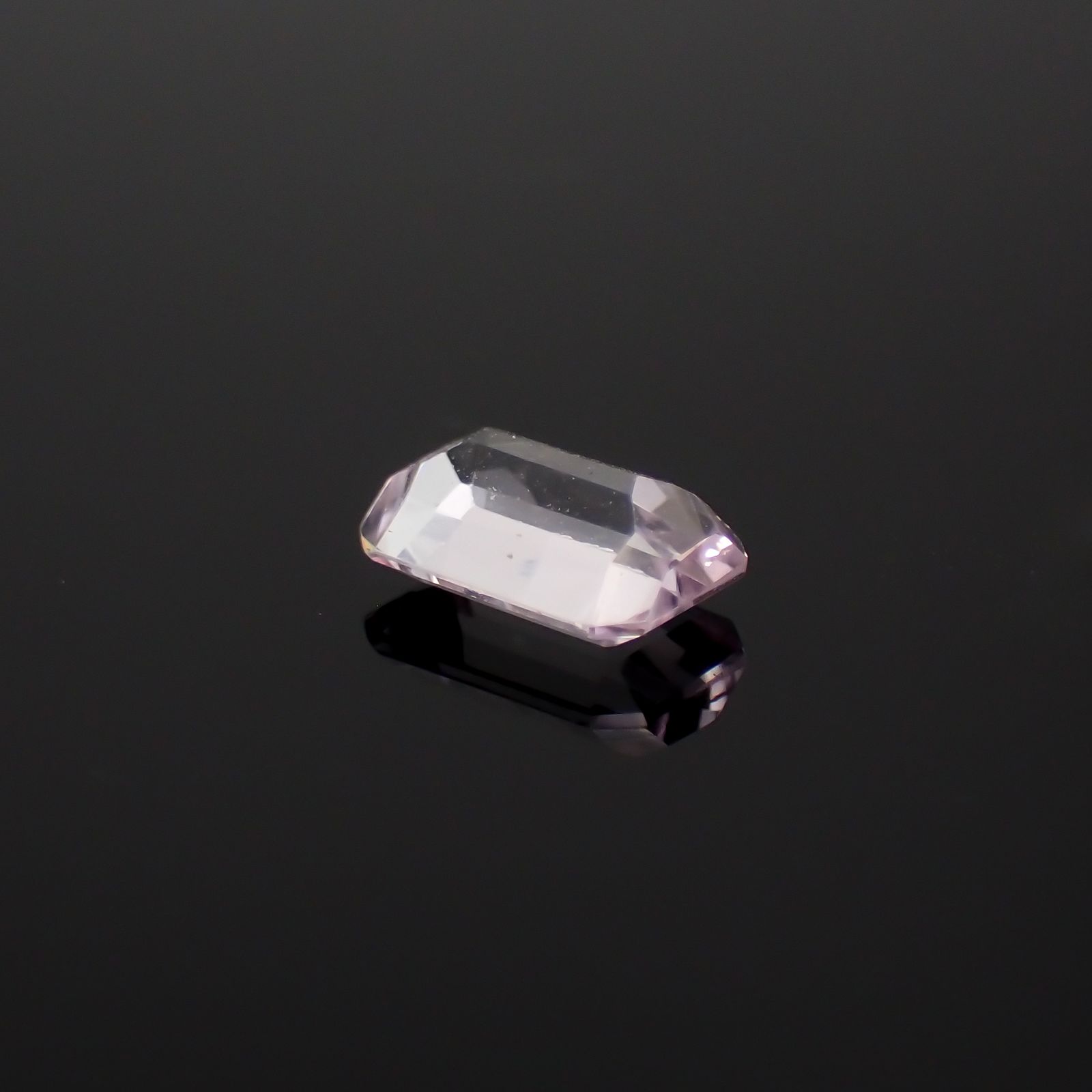 クンツァイト(宝石名クンツァイト)アフガニスタン産 1.57ct 識別済[231023869]8.3x5.7mm前後