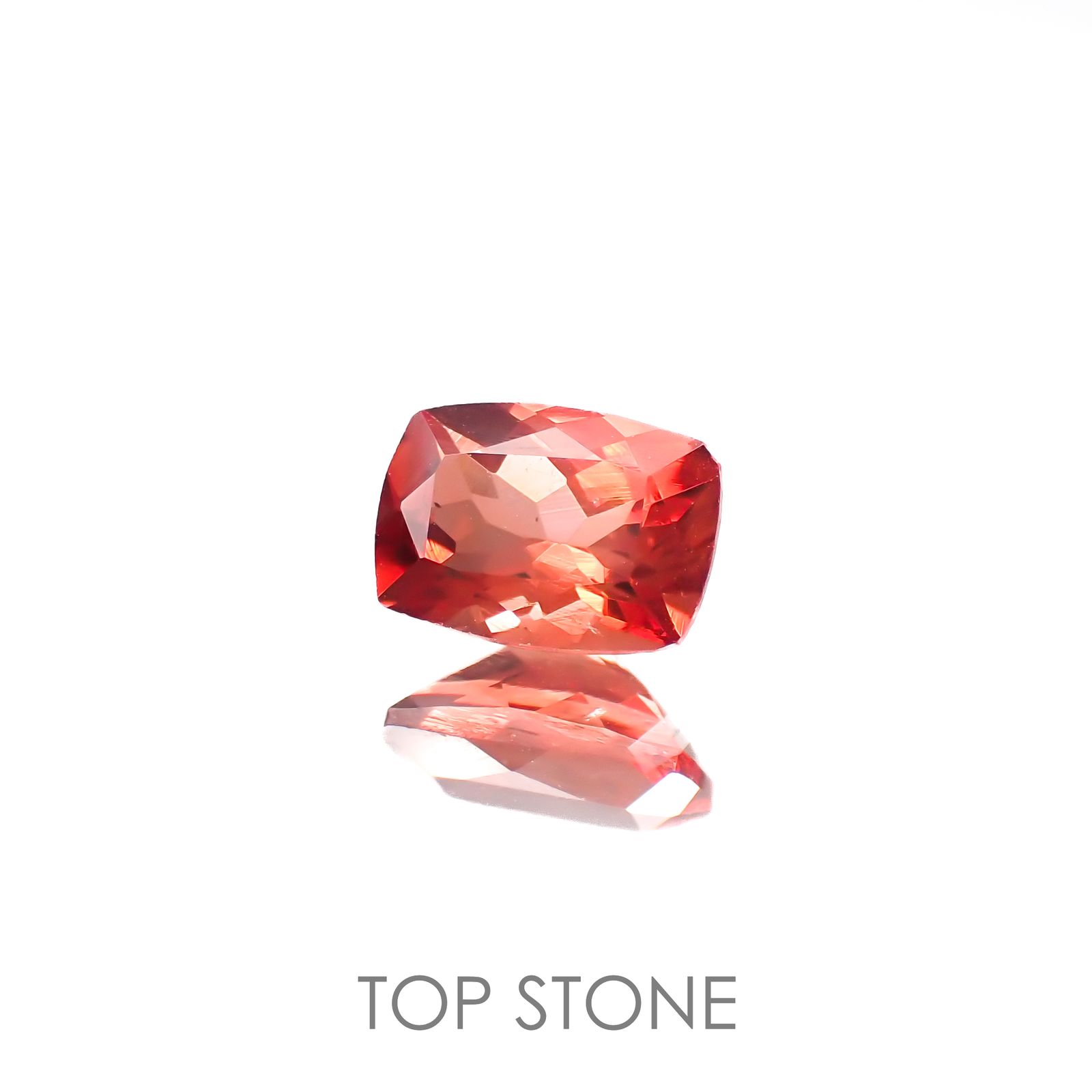 レッドラブラドライト(宝石名ラブラドライト)エチオピア産 0.84ct 識別済[221018261]7x5mm前後