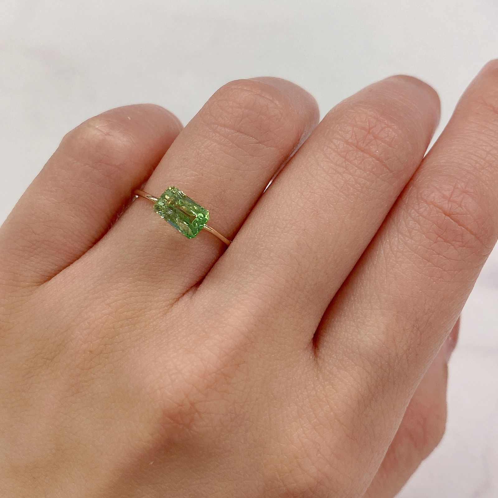 バイカラーツァボライト(宝石名グリーン グロッシュラー・ガーネット) タンザニア産 1.44ct 識別済[210711907]7.4×4.7mm前後