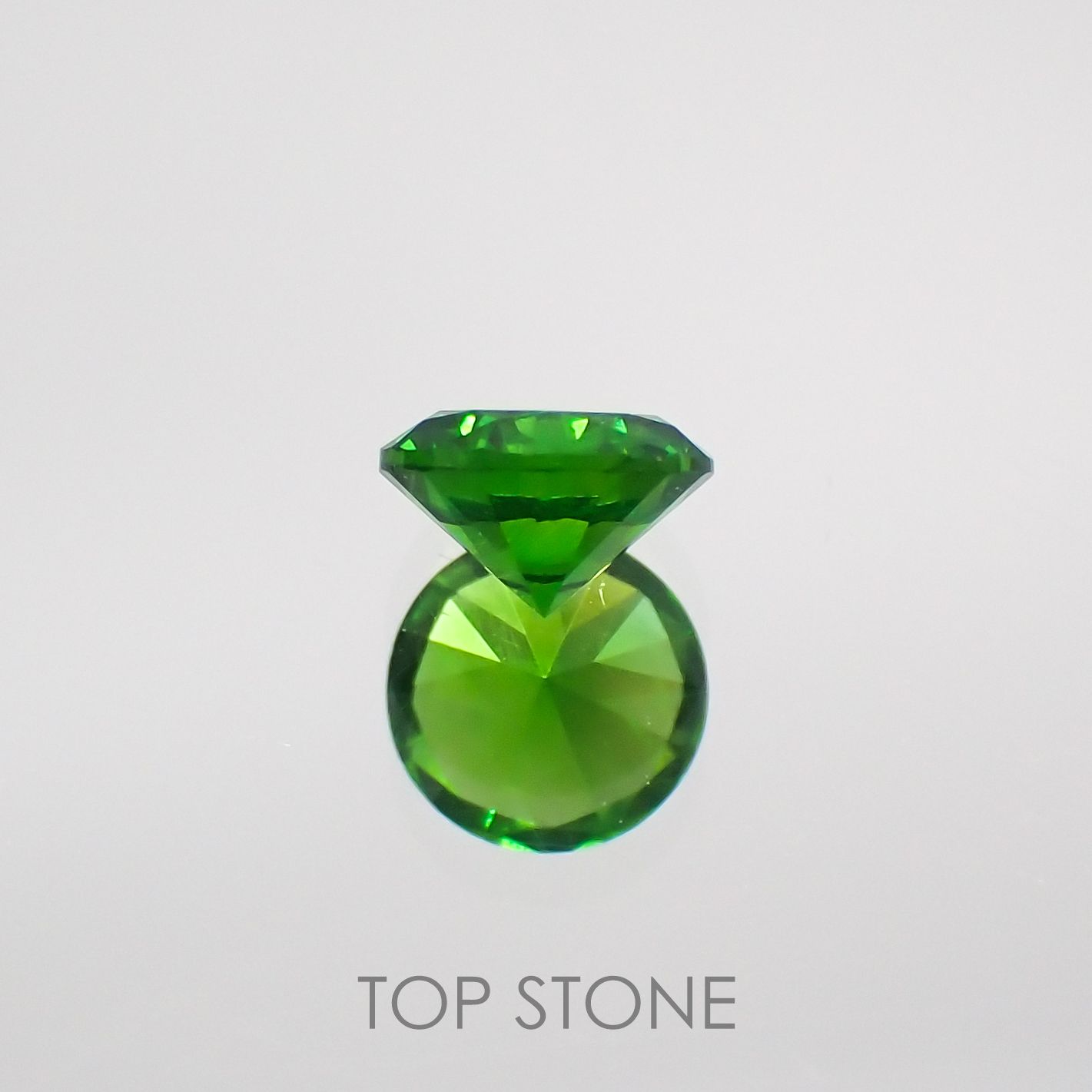 デマントイドガーネット(宝石名デマントイド・ガーネット) ロシア産 0.200ct ソ付(彩珠)[210711589]3.5×3.5mm前後