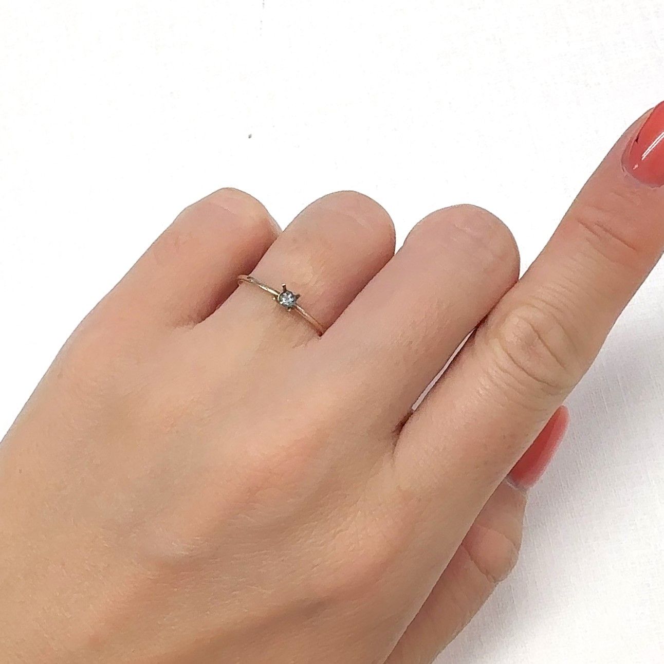 アレキサンドライトキャッツアイ ブラジル・ミナスジェライス州ヘマチタ鉱山産 0.077ct[240929040]2.5x2.5mm前後