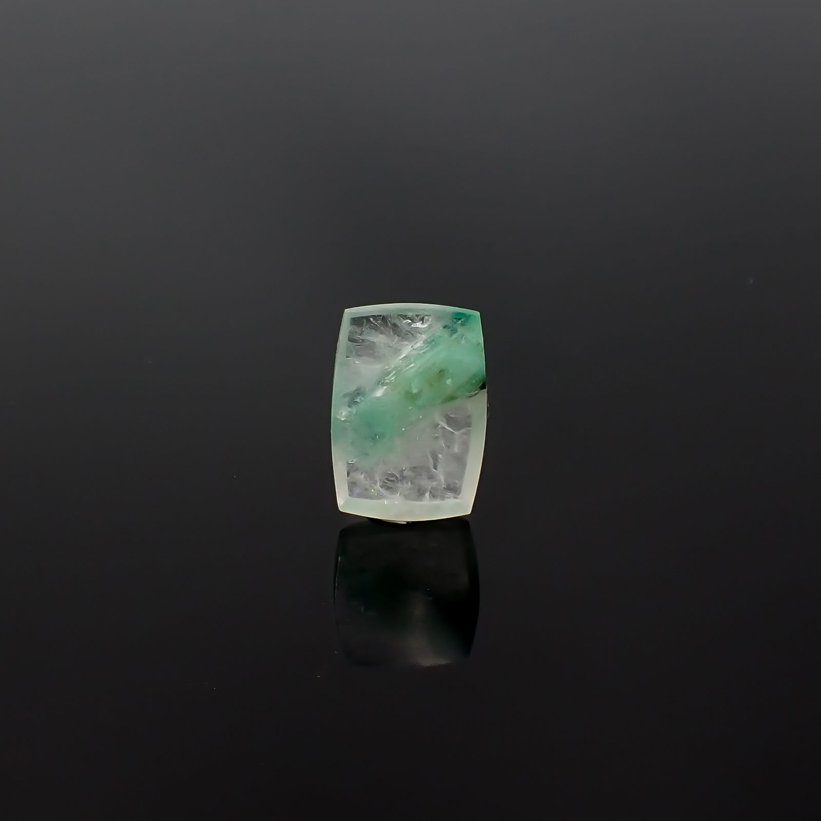 エメラルドインクォーツ ブラジル産 5.30ct / 15.5x10.6mm前後 [260432034]
