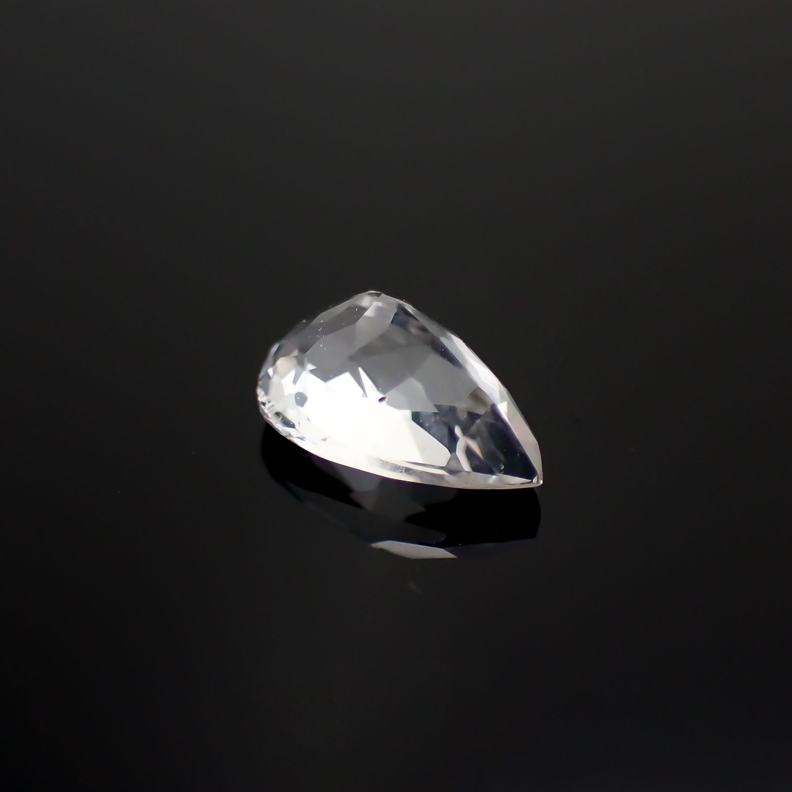 テネブレッセンススキャポライト アフガニスタン産 0.49ct / 7x4.3mm前後 [251218569]