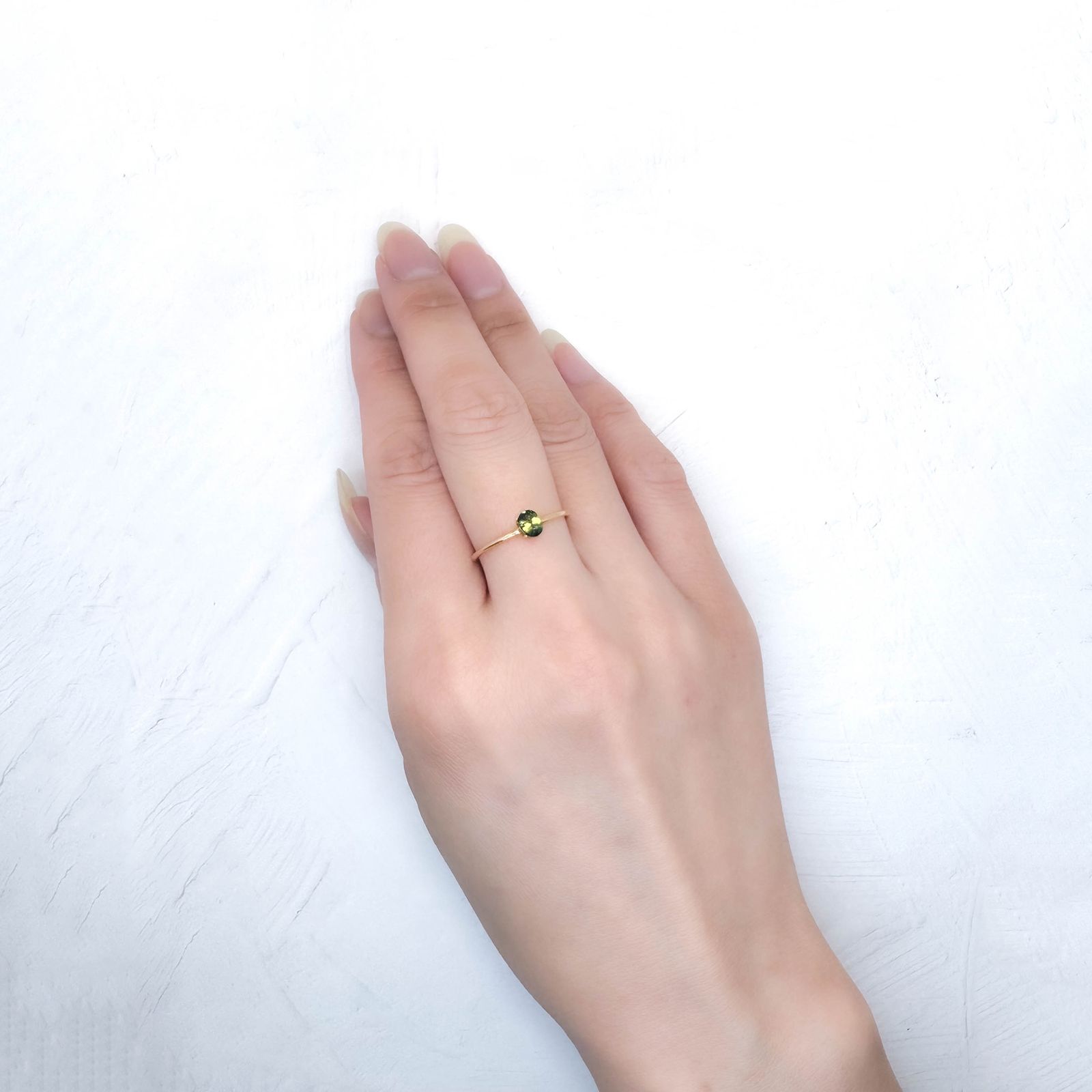 バイカラーサファイア タンザニア産 0.41ct / 4.7x3.6mm前後 [250931131]