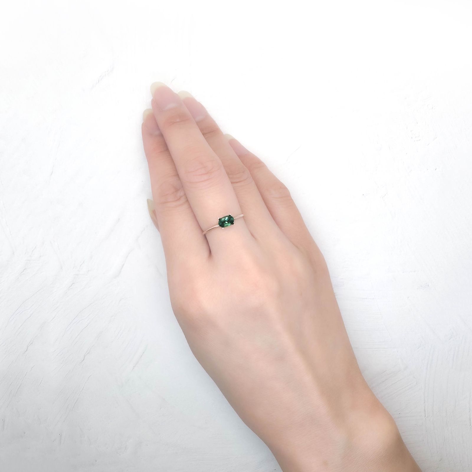 ノーブルモロキサイト マダガスカル産 0.44ct [250931091]6.1x4mm前後
