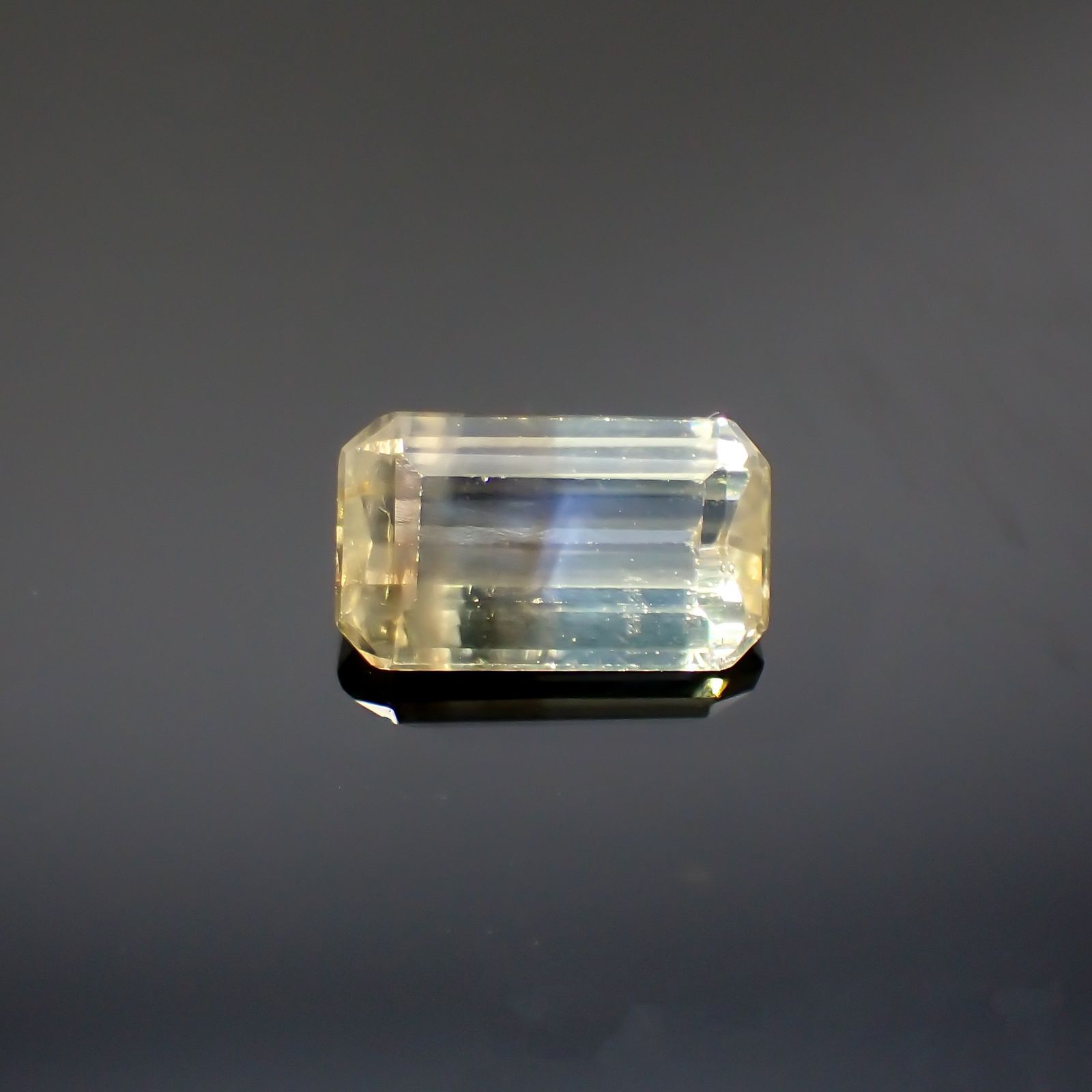 カラーバンドクリソベリル(宝石名クリソベリル)マダガスカル産 0.56ct 識別済[220114194]6.2x3.6mm前後