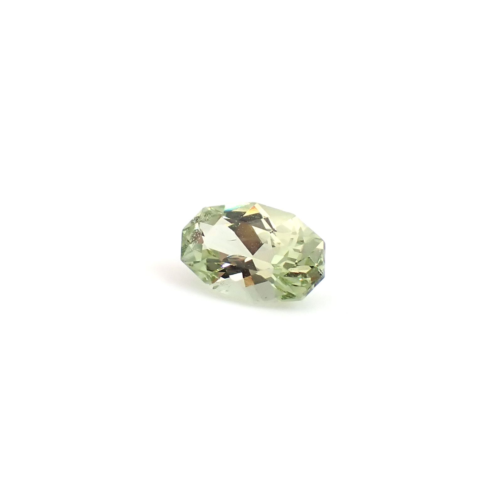 ◇カスタムカット◇ミントガーネット タンザニア産 0.73ct / 7.2x4.4mm前後 [260932675]