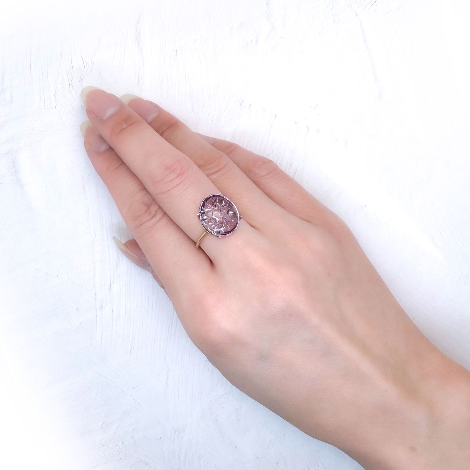 ◇甲州貴石切子Plus Three◇アメジスト ブラジル産 6.20ct / 13.9x11.9mm前後 [251231458]