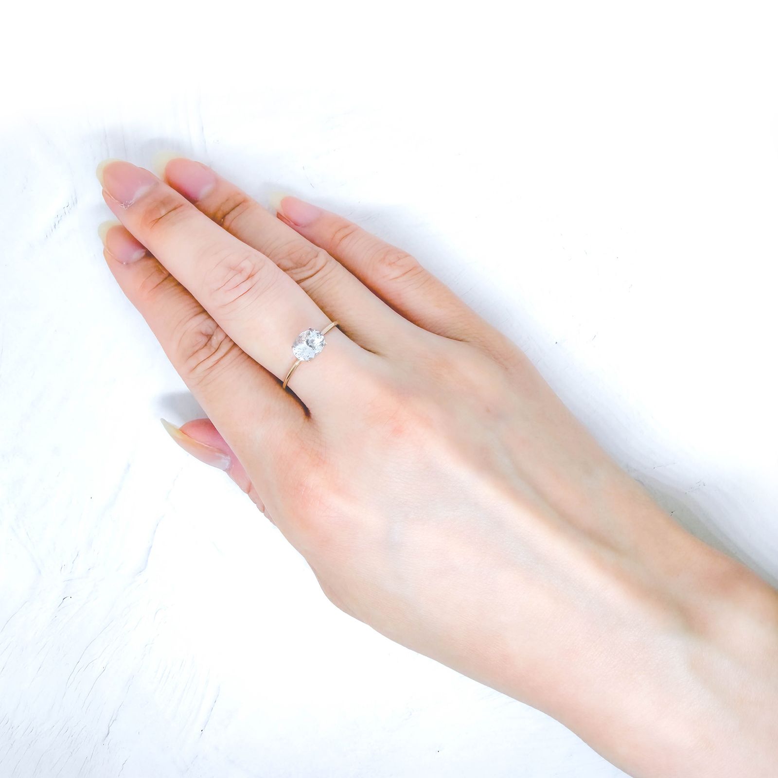 日本水晶 宮崎県板谷産 0.92ct / 7.1x5.7mm前後 [260632424]