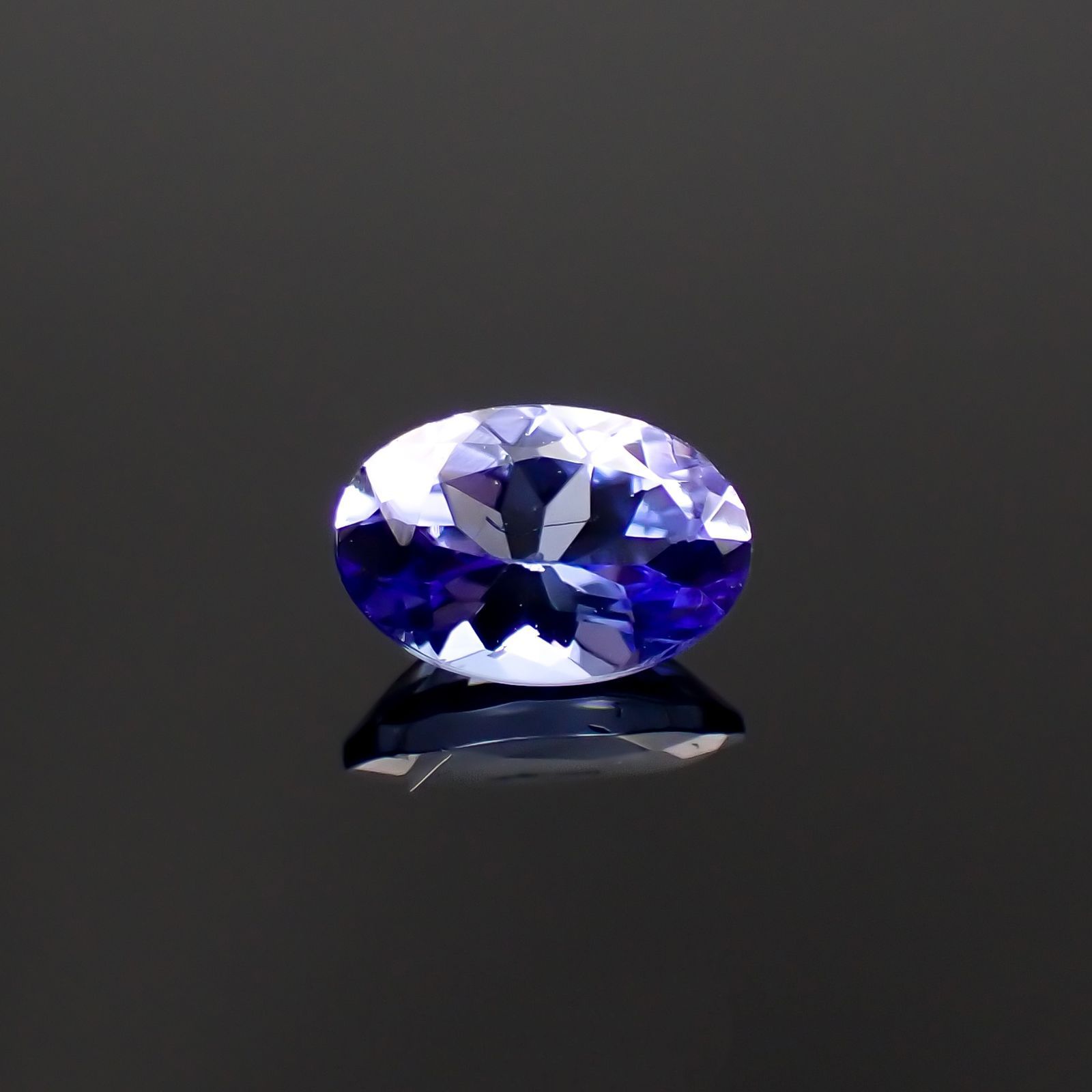 タンザナイト(宝石名タンザナイト)タンザニア産 0.46ct 識別済[230120210]6x4mm前後