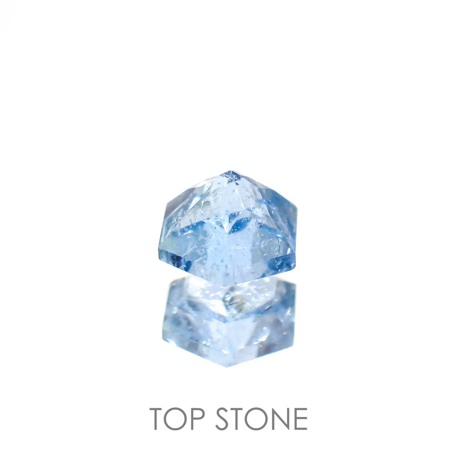 ◇ヘキサゴンカット◇サンタマリアアクアマリン(宝石名アクアマリン)ブラジル産 0.44ct 識別済[220114669]4.5x4.5mm前後