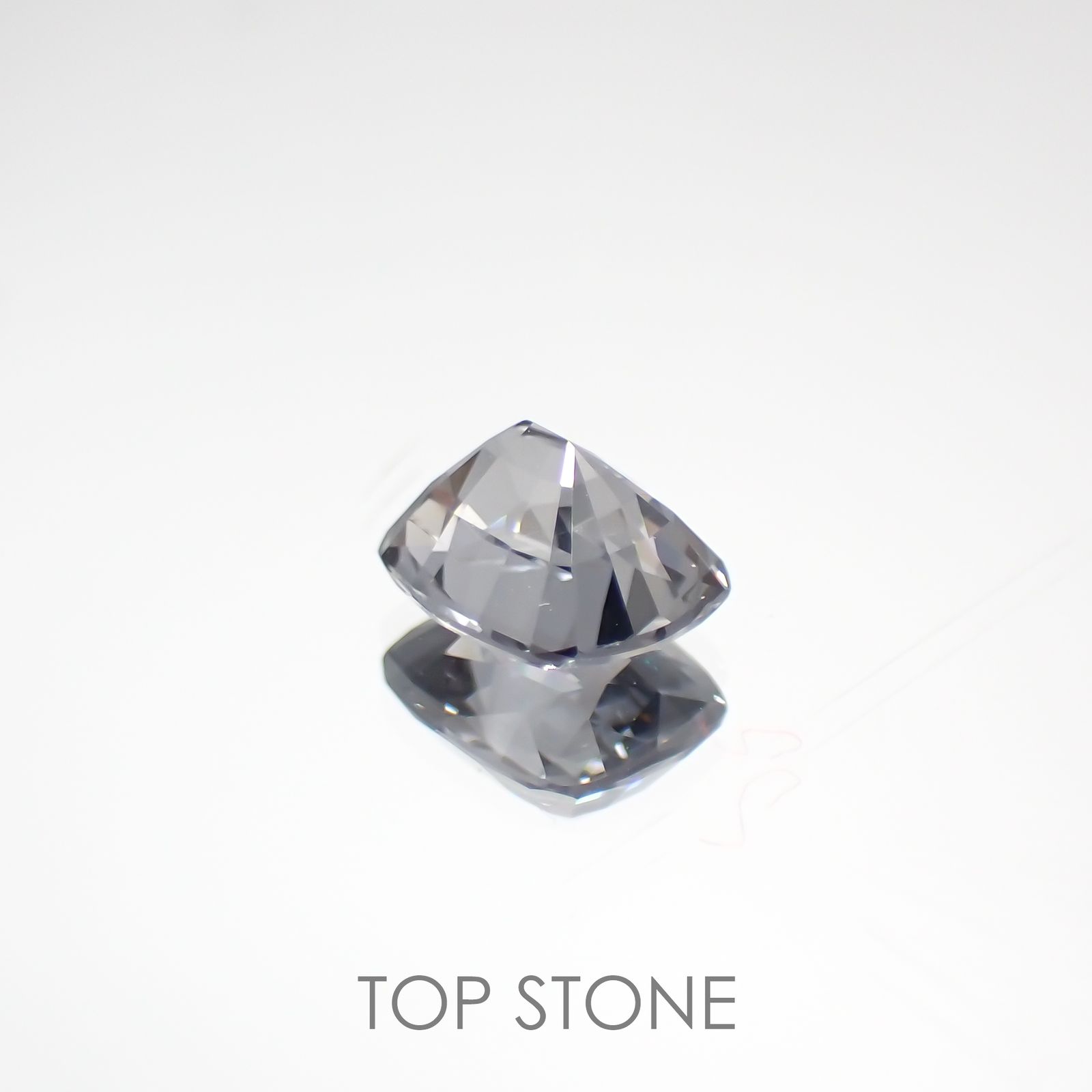 プラチナスピネル ビルマ産 ルース 0.8ct[210611369]6×4.9mm前後