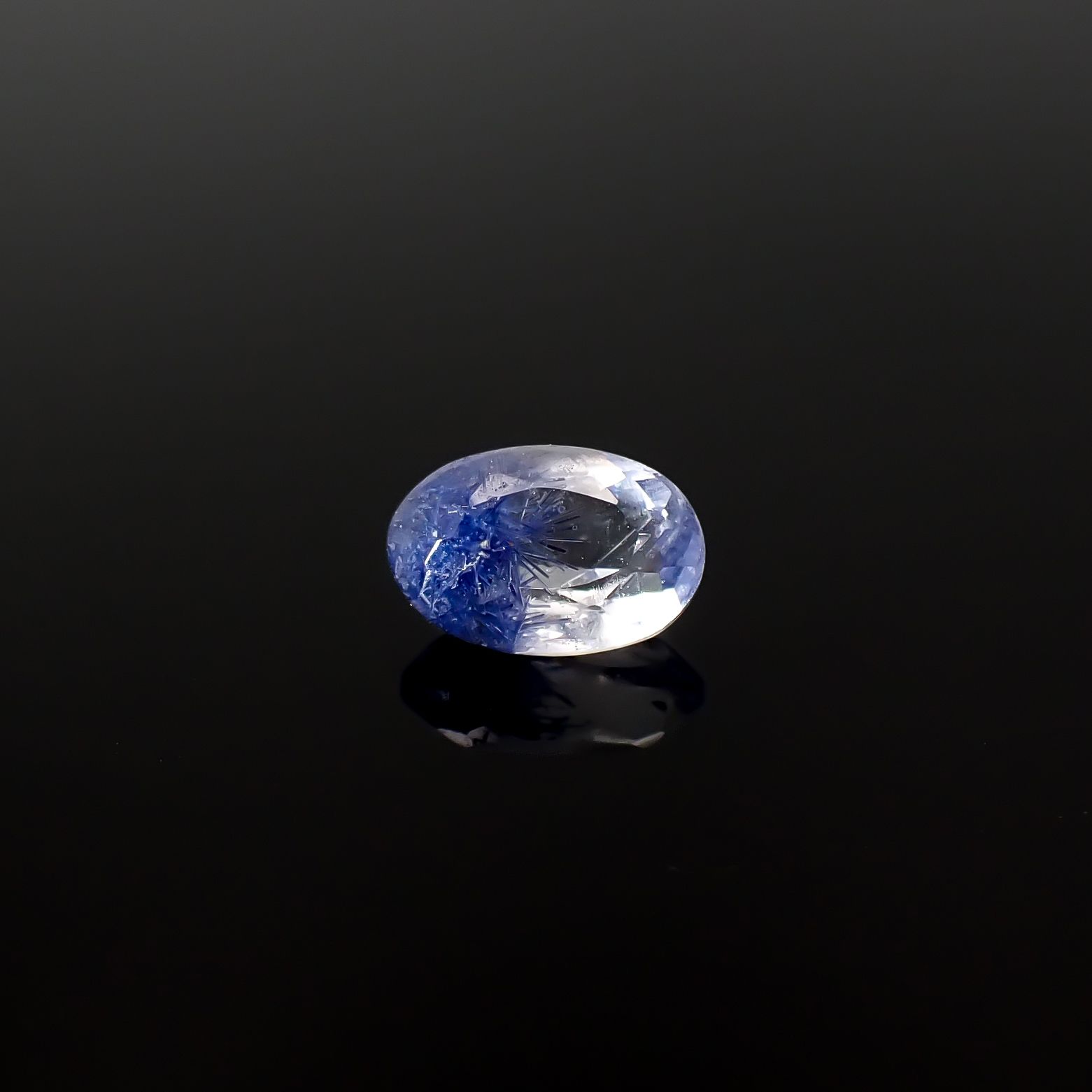 デュモルチェライトインクォーツ ブラジル産 0.65ct / 6.8x4.5mm前後 [260331851]