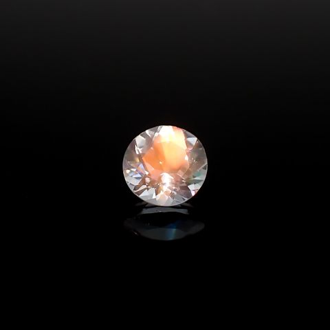 レインボームーンストーン マダガスカル産 0.74ct / 6.1x6.1mm前後 [260632386]