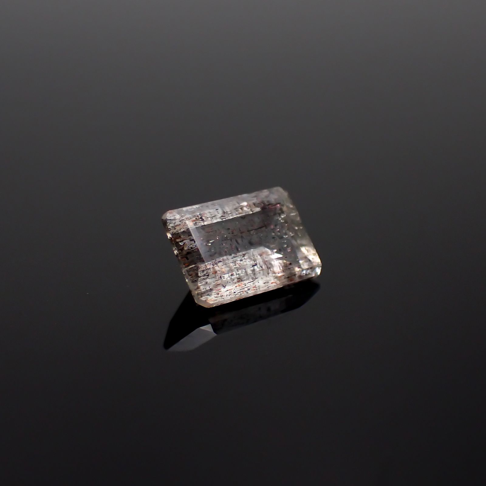 アベンチュリンアクアマリン(宝石名アクアマリン)ナイジェリア産 1.42ct 識別済[231224704]8.8x6.2mm前後