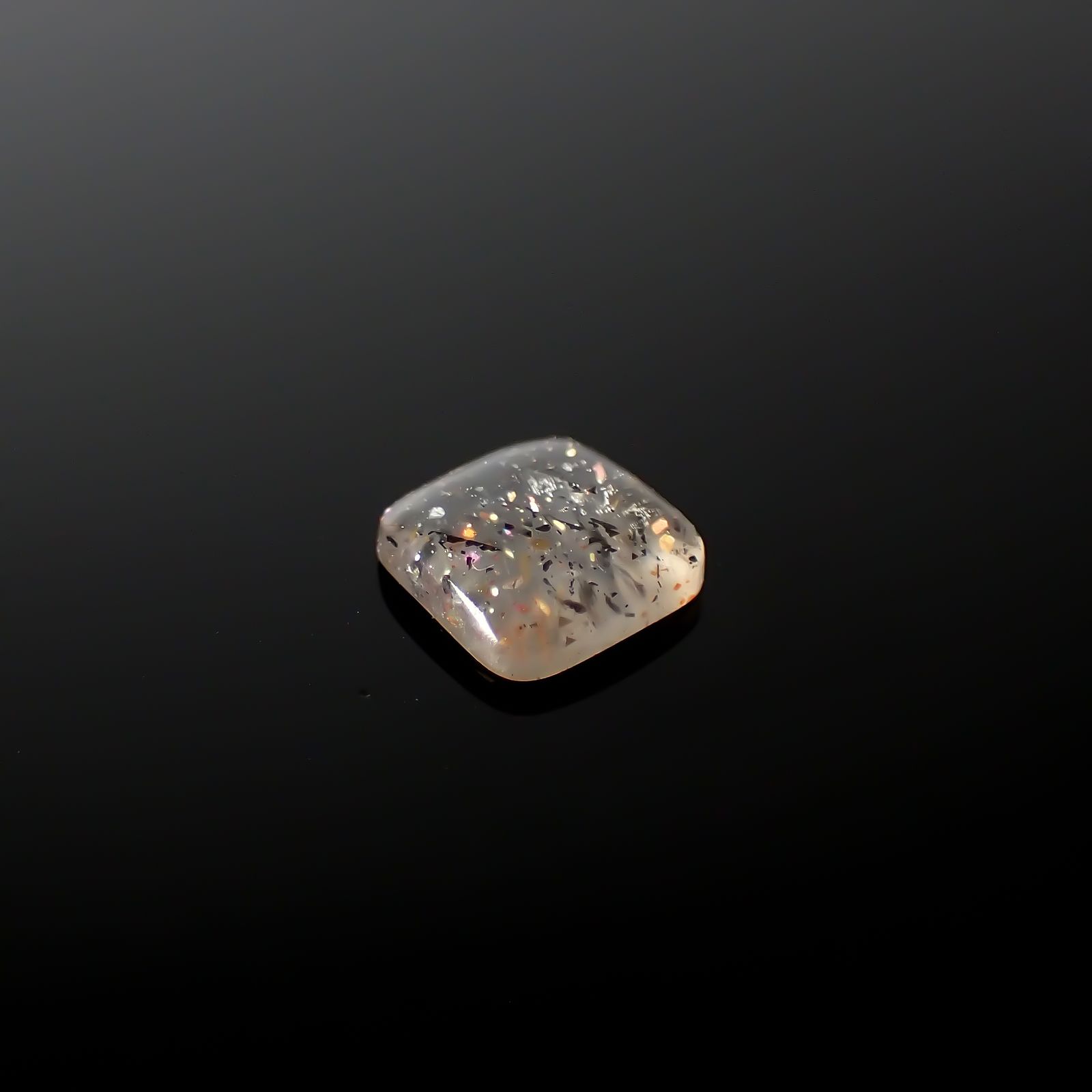 レインボーラティスサンストーン オーストラリア産 0.66ct[240326524]6.2x6.1mm前後