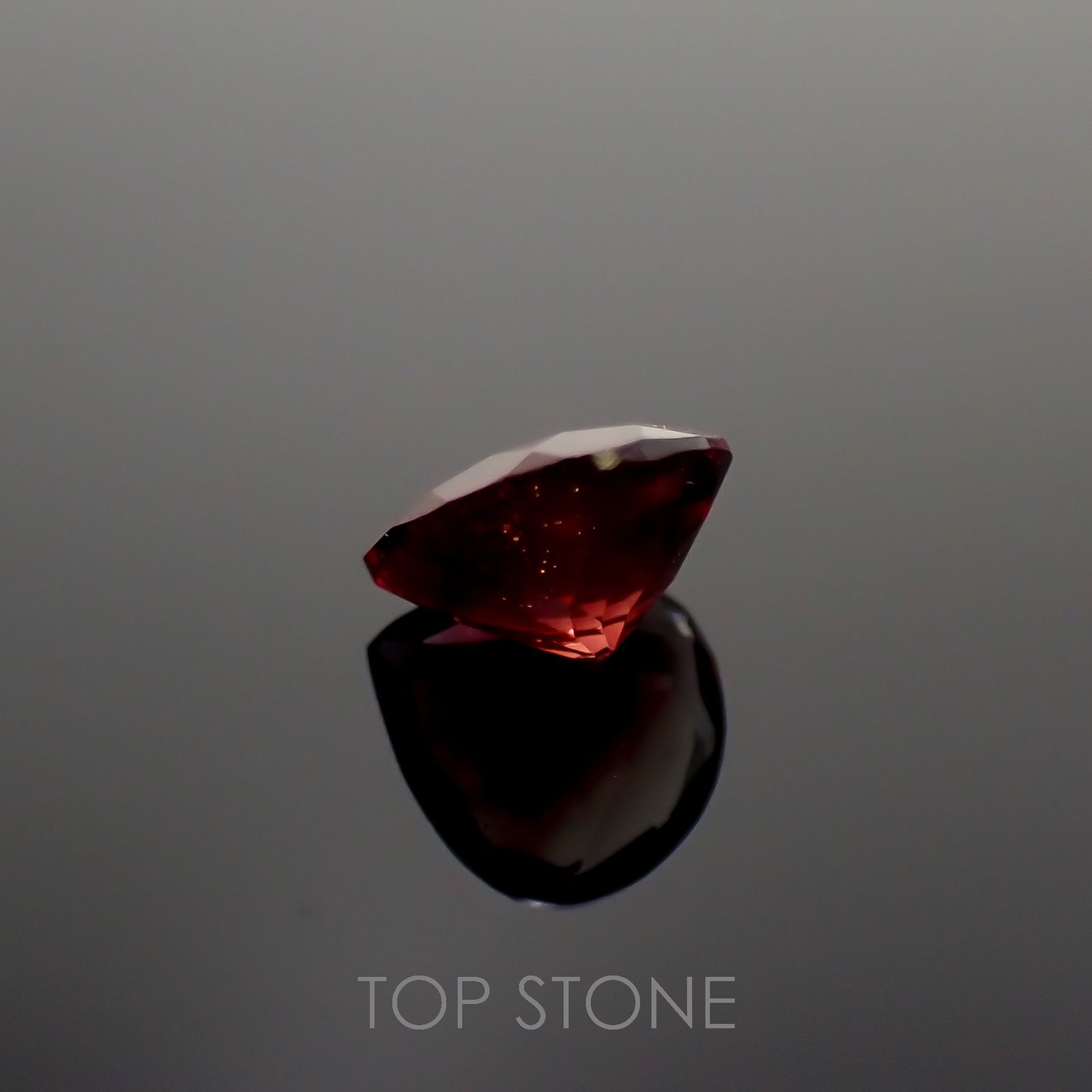 オレゴンサンストーン アメリカ・オレゴン州産 1.01ct[221018709]7.4x7.3mm前後
