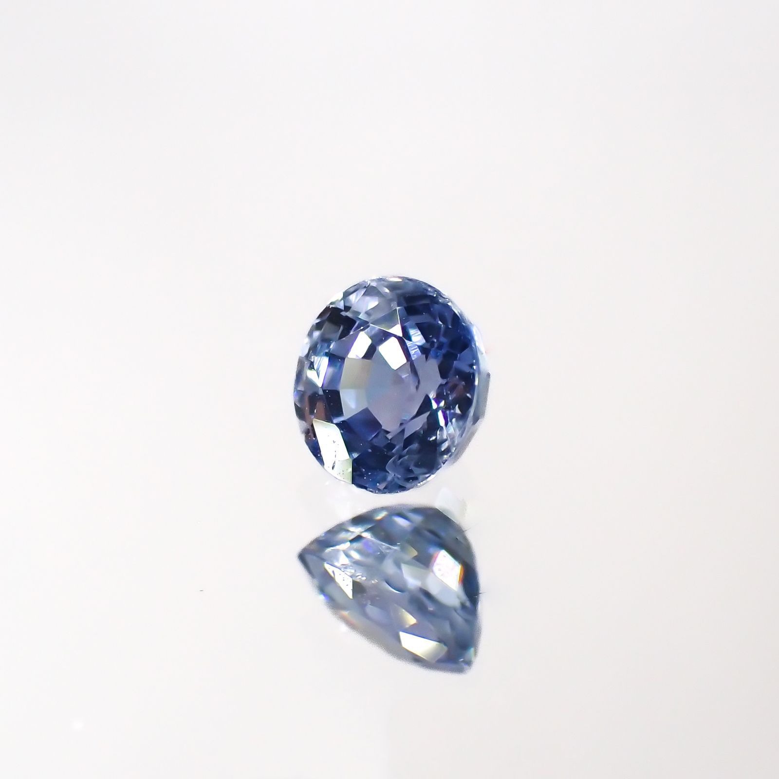 アイスブルーサファイア(宝石名サファイア)スリランカ/マダガスカル産 0.45ct 識別済[220515978]4.2x4.1mm前後
