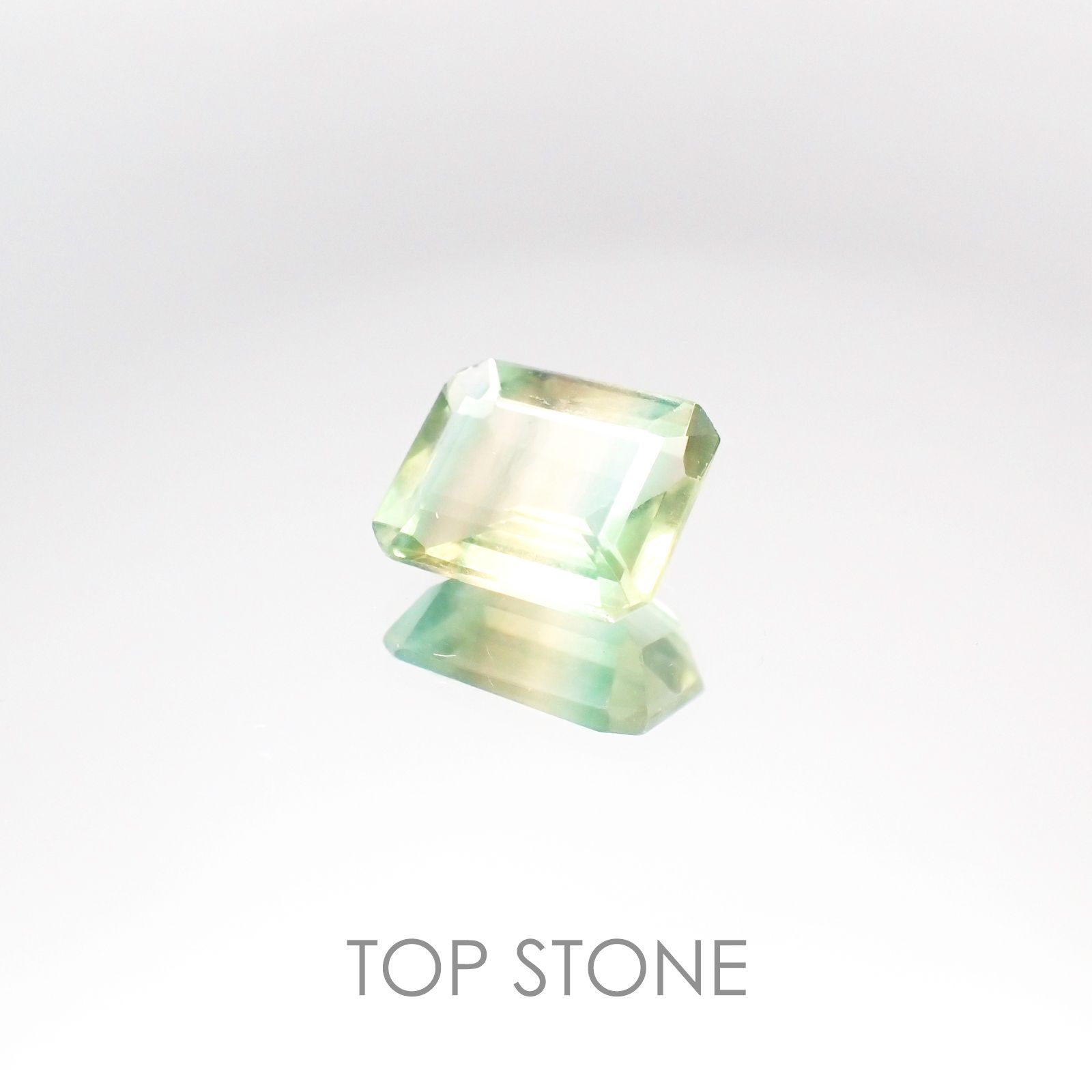 バイカラーフローライト ブラジル産 ルース 3.38ct[2010107060]9.9×8mm前後