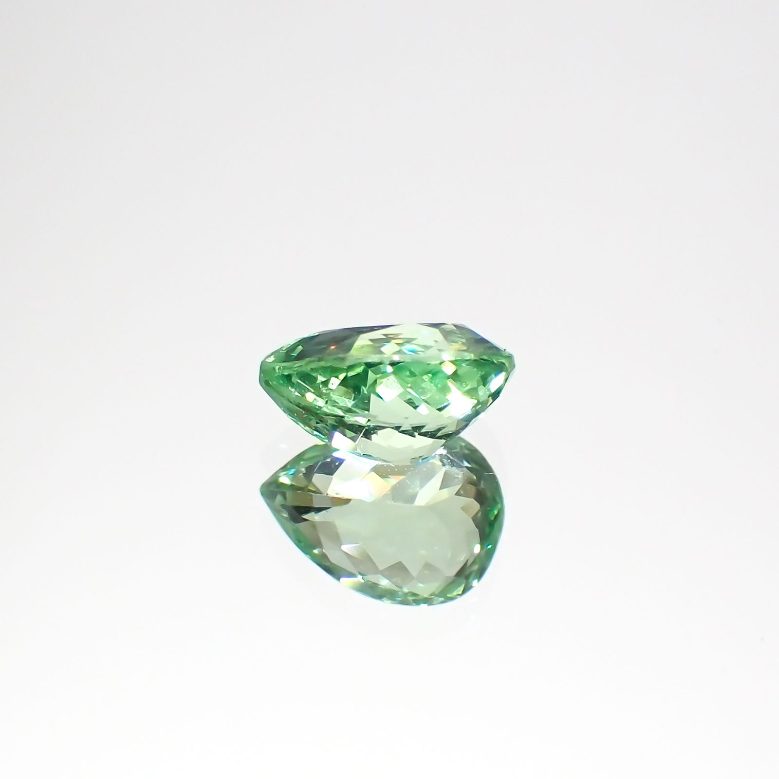 ミントガーネット タンザニア産 0.62ct[231023743]6.1x4.5mm前後