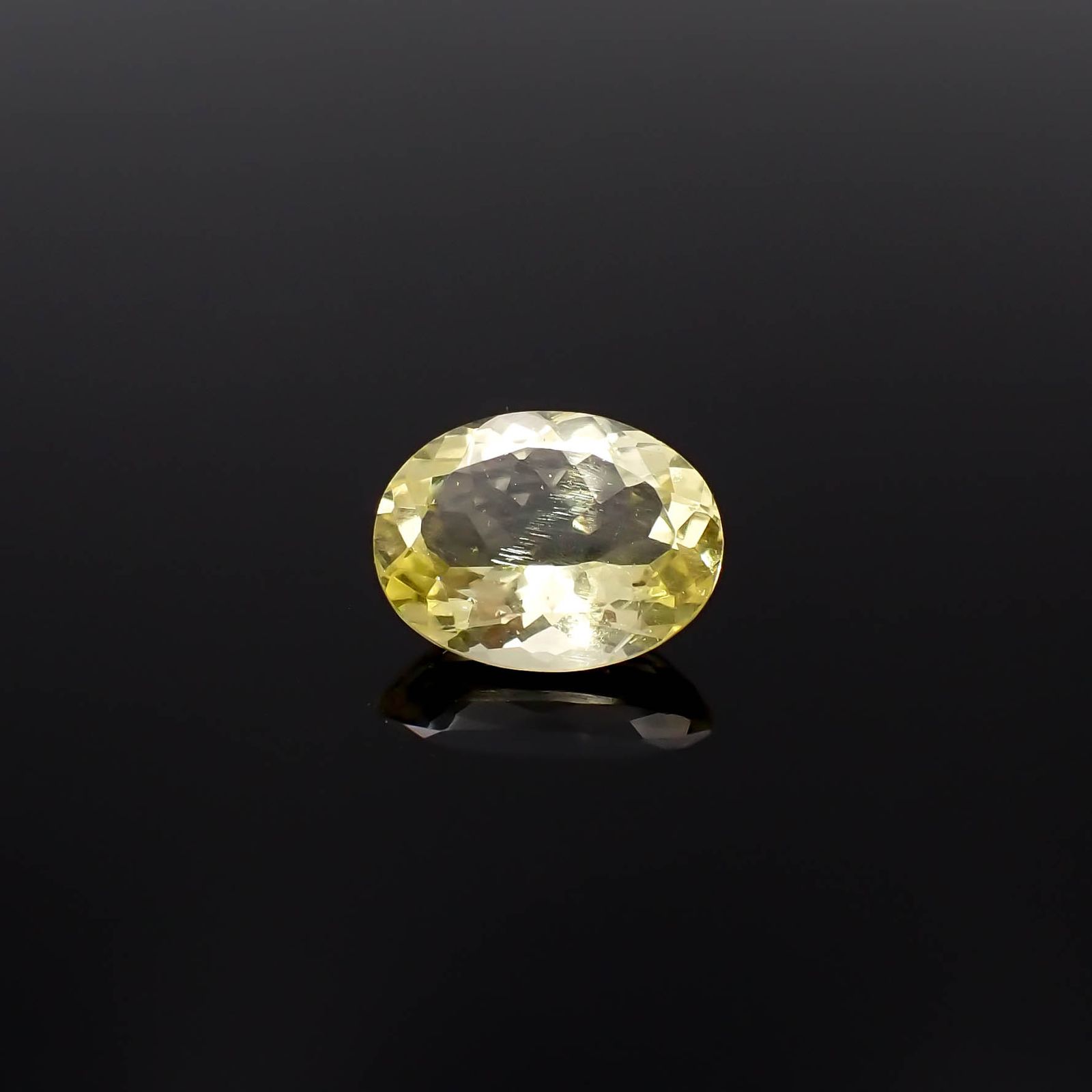 イエローダンビュライト タンザニア産 1.66ct[240125466]9.1x7mm前後