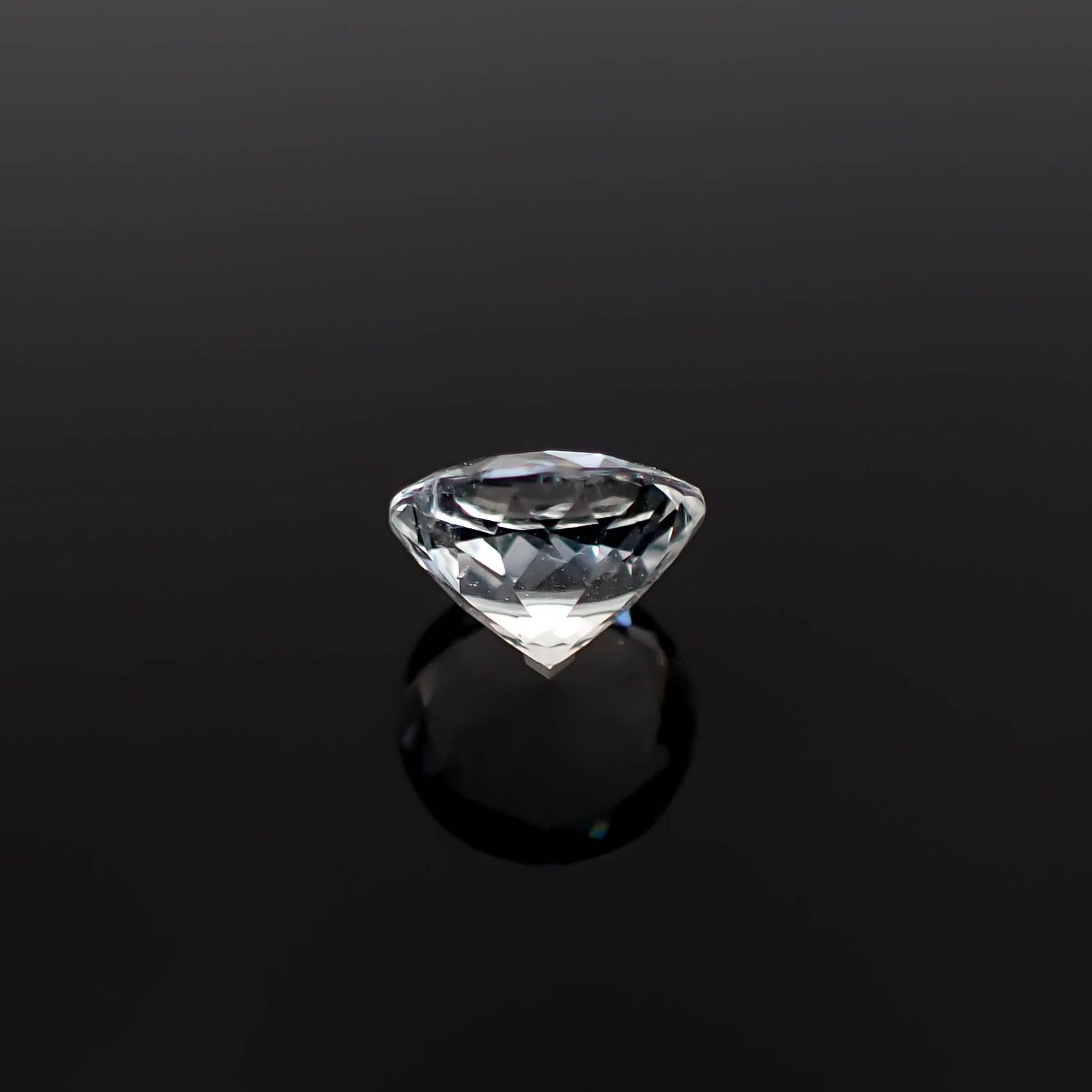 オーソクレース(宝石名ホワイト・オーソクレース)パキスタン産 0.68ct 識別済[250530441]6.1x6.1mm前後