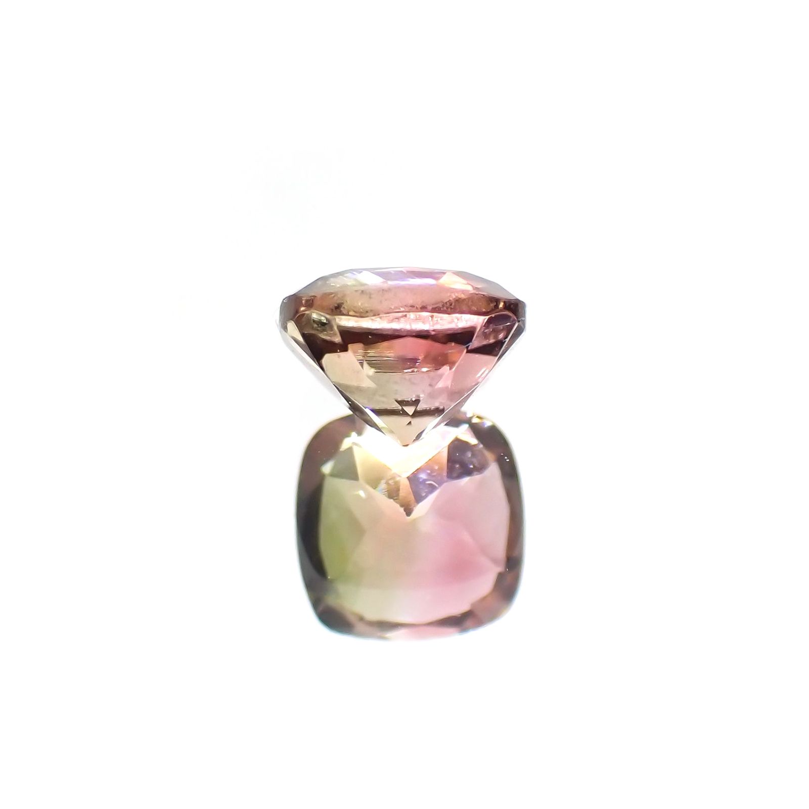 パーティカラートルマリン(宝石名パーティカラード・トルマリン) コンゴ民主共和国産 1.079ct ソ付(彩珠)[211013610]6.1×6.1mm前後