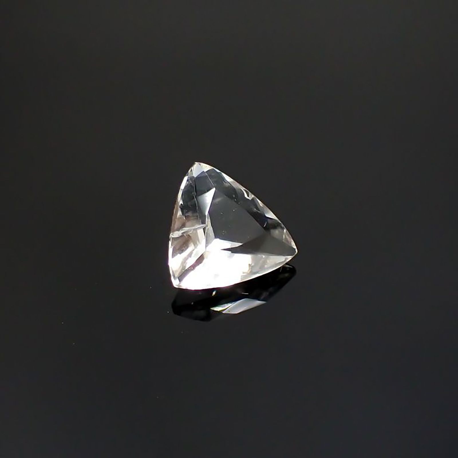ハイアライトオパール メキシコ産 0.94ct [221018235]7.5x7.9mm前後