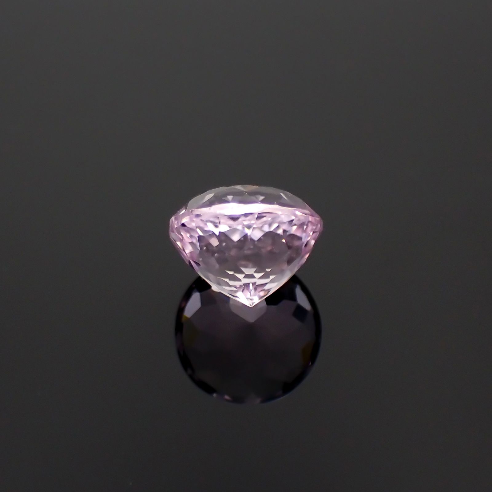 クンツァイト アフガニスタン産 2.53ct [251124351]8x7.9mm前後