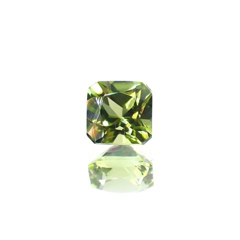 ペリドット(宝石名ペリドット) パキスタン産 識別済 0.76ct / 5.1x5mm前後 [260713489]