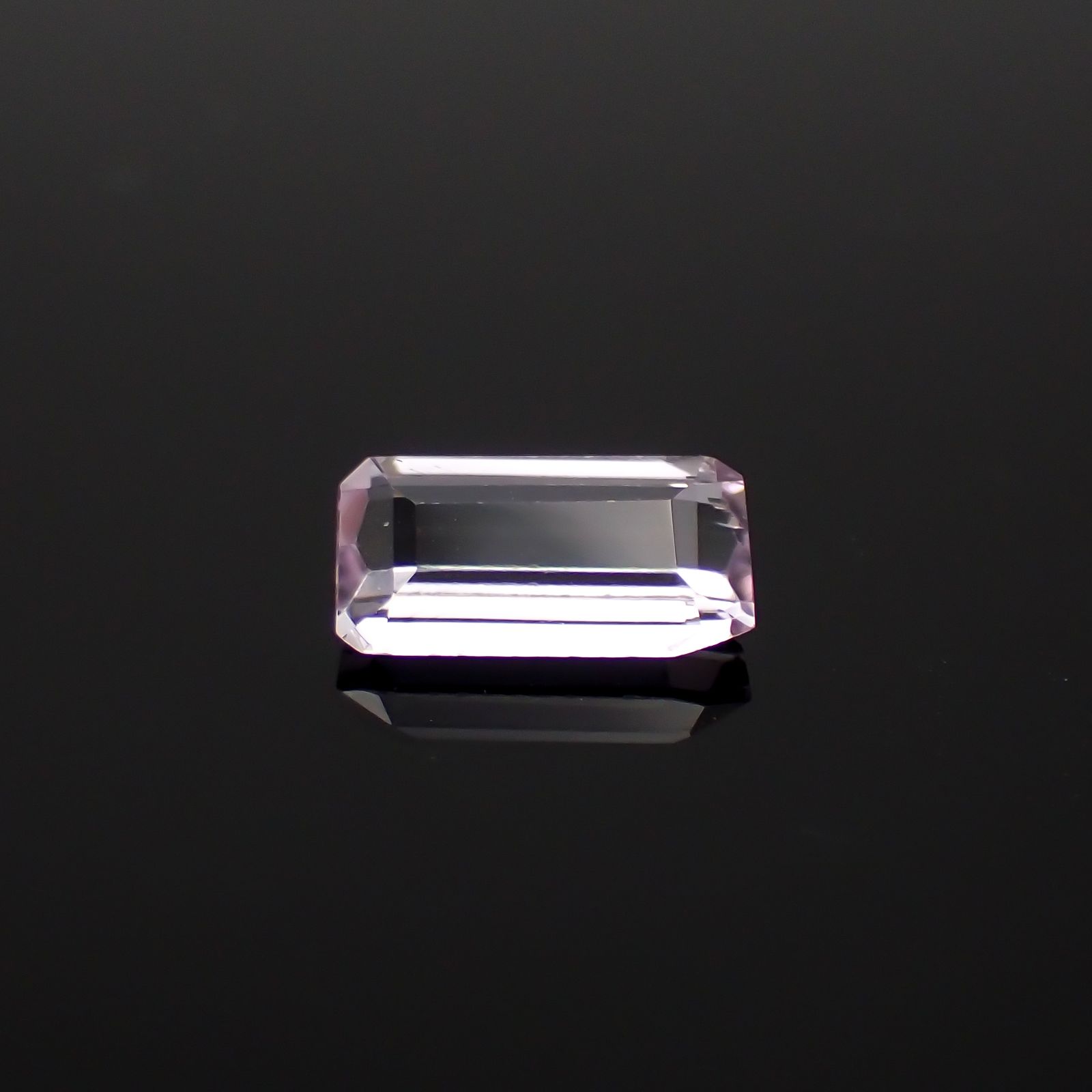 クンツァイト(宝石名クンツァイト)アフガニスタン産 1.55ct 識別済