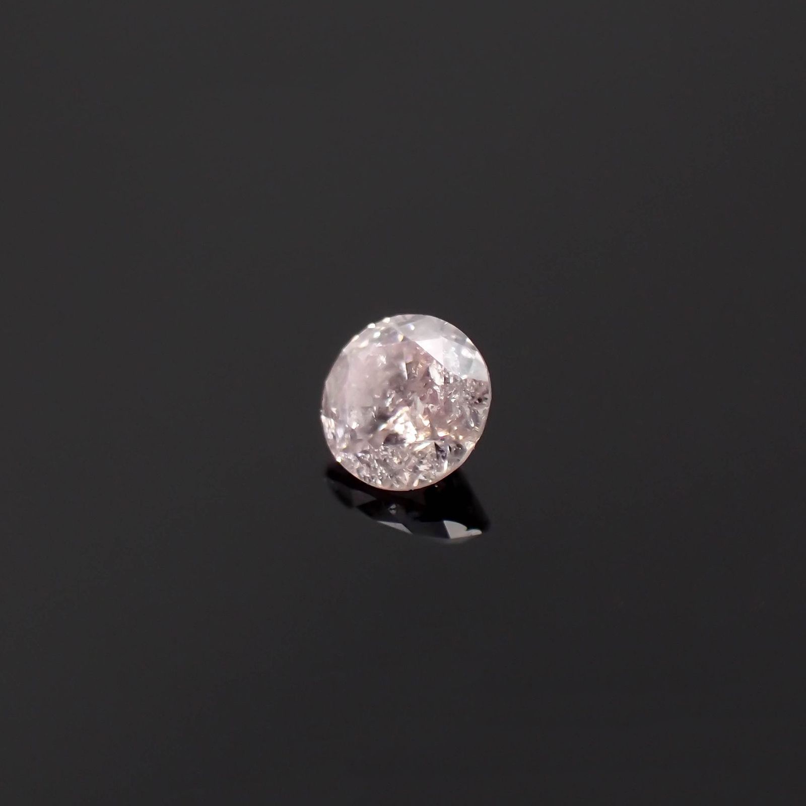 ピンクダイヤモンド(宝石名ダイアモンド I-2/VERY LIGHT BROWNISH PINK) 0.066ct ソ付(CGL)[230120139]2.52x2.57mm前後