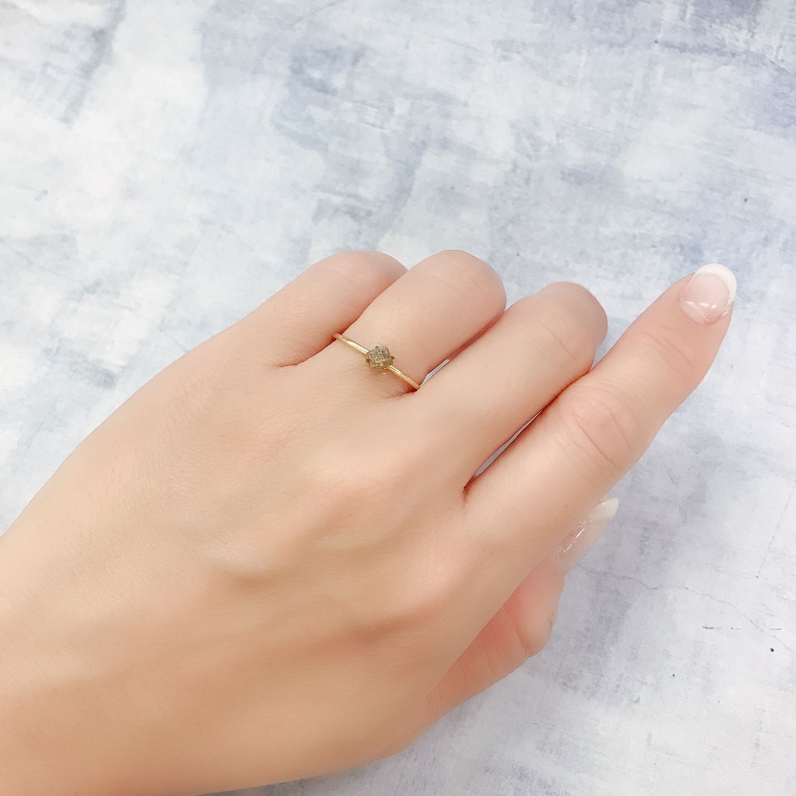ソーヤブルダイヤモンド 原石 0.37ct[220717049]4.6x4.2mm前後