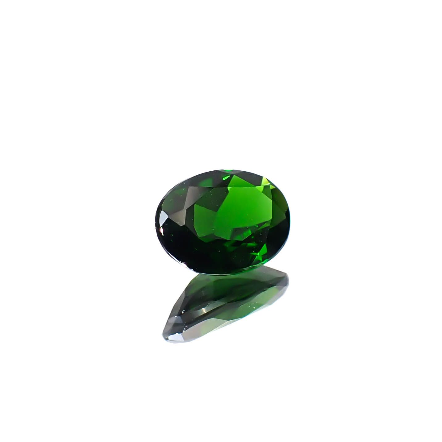 クロムダイオプサイド(宝石名クロム・ダイオプサイド)ロシア産 0.78ct 識別済[250430274]7.1x5.1mm前後