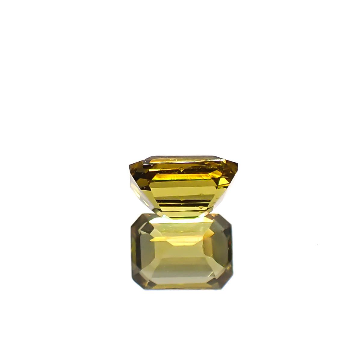 クリノゾイサイト(宝石名クリノゾイサイト)パキスタン産 0.38ct 識別済[250630598]4.7x3.4mm前後