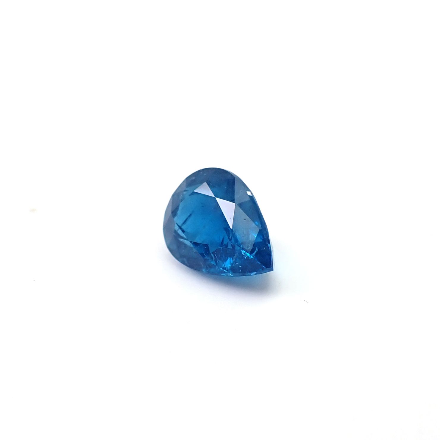 アウイナイト フルオレッセンス ドイツ産 1.17ct / 8.4x6mm前後 [251231541]