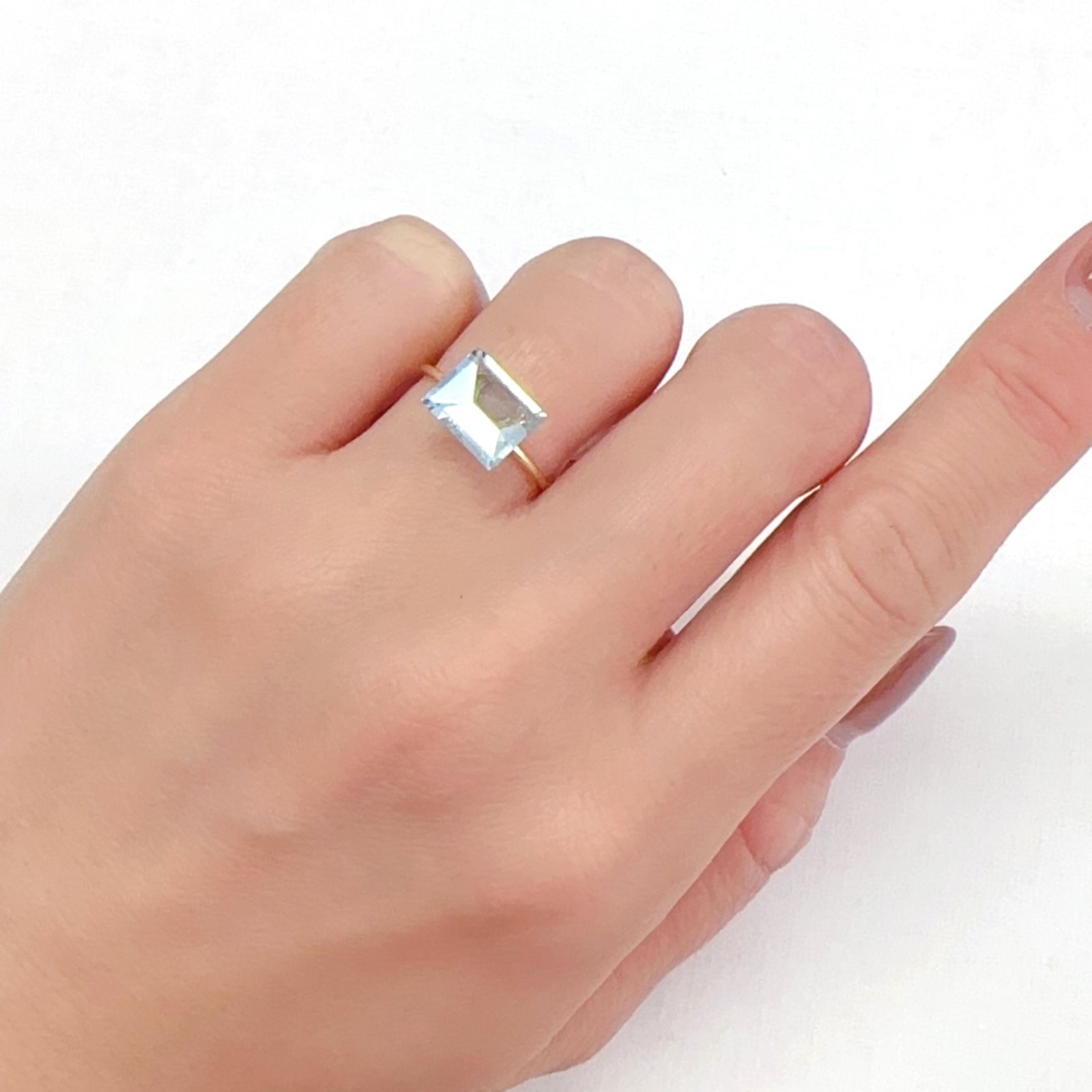 ◇ミラーカット◇アクアマリン モザンビーク産 1.97ct[240226104]9x7.3mm前後