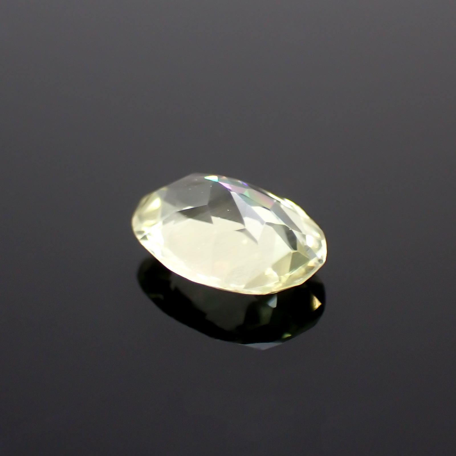 シリマナイト(宝石名シリマナイト)インド産 1.09ct 識別済[211113691]7.9x5.9mm前後