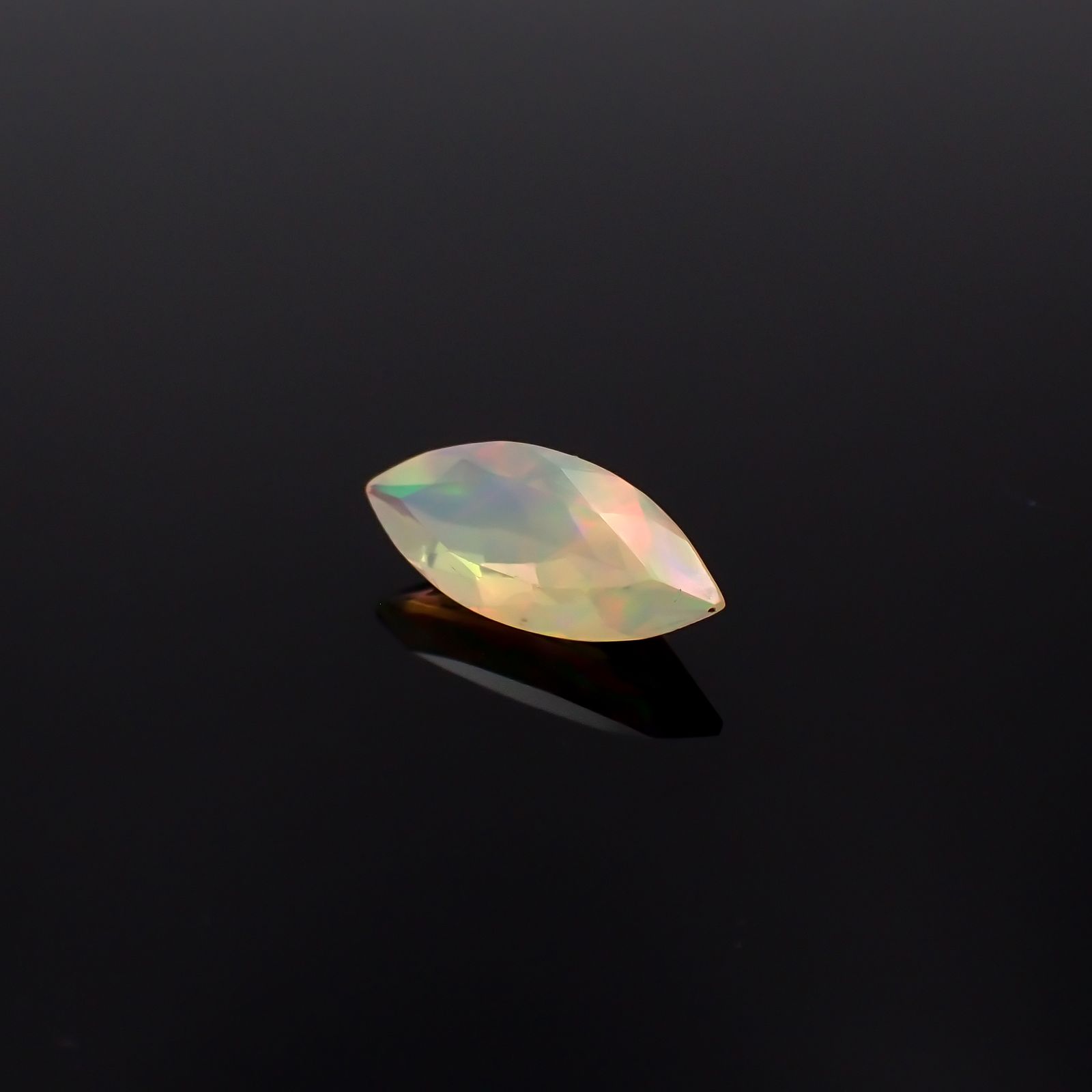 エチオピアオパール エチオピア産 1.21ct[231224637]14.1x6mm前後